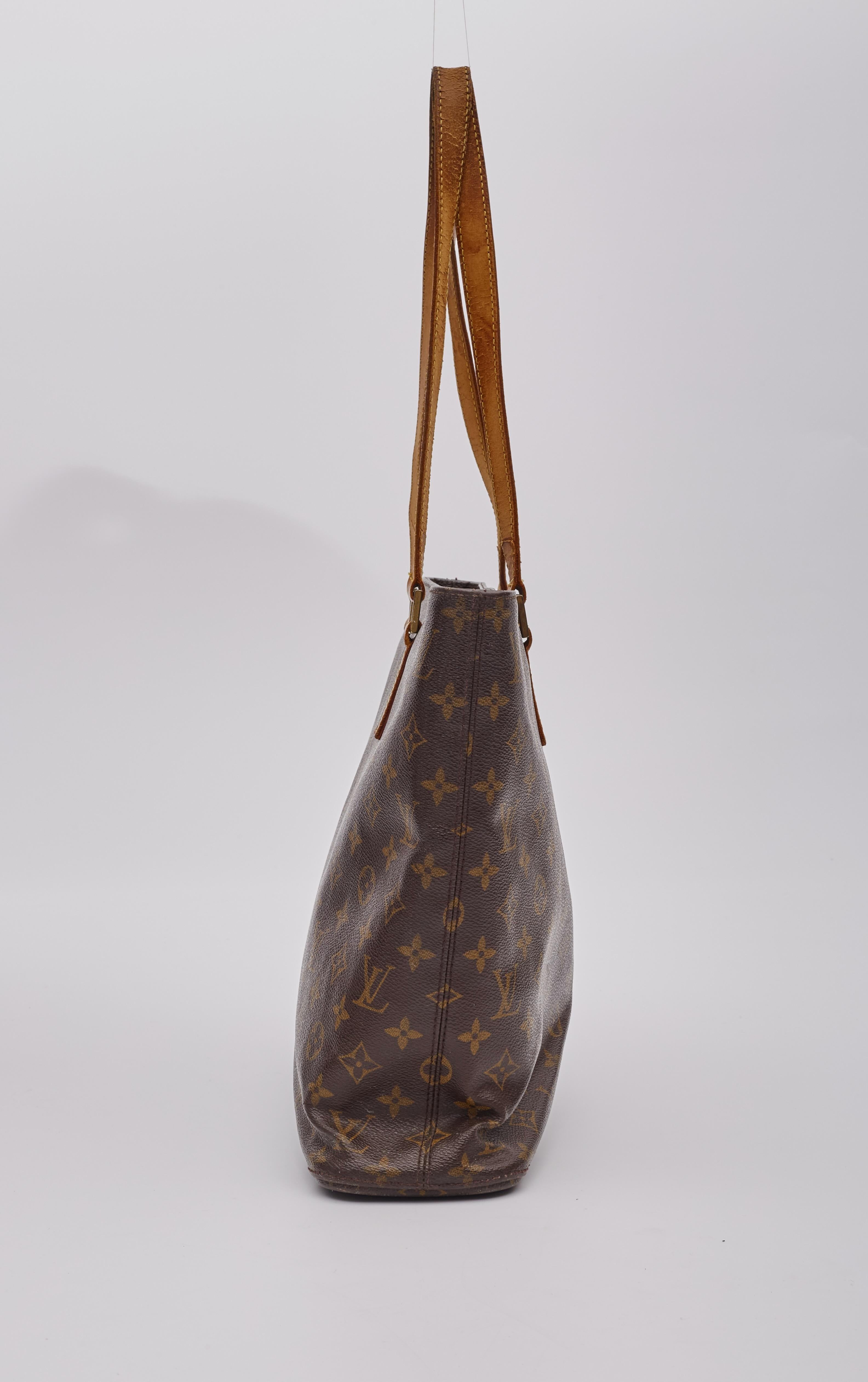 Louis Vuitton Monogrammierte Canvas Luco Tote Bag Gm aus Segeltuch Damen im Angebot