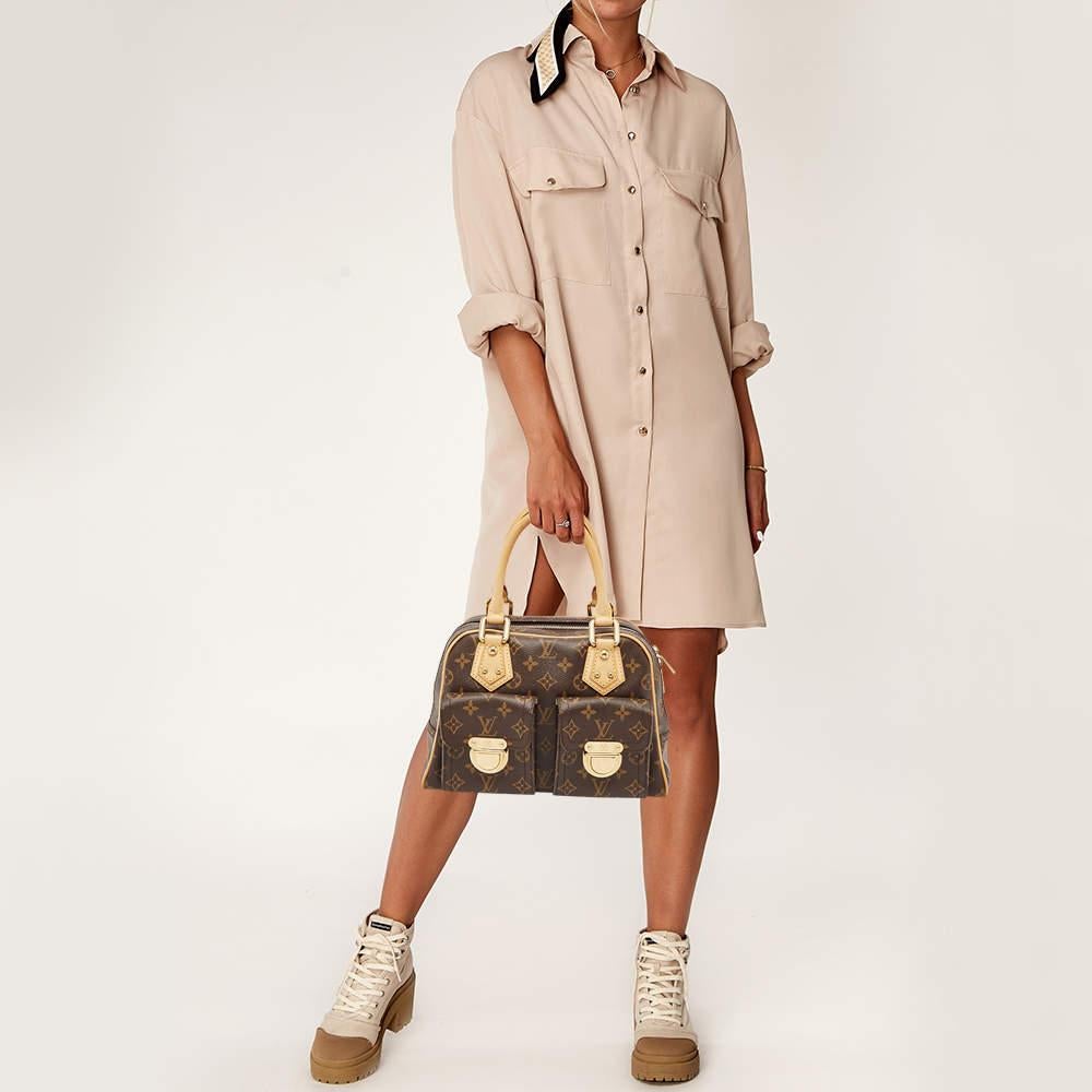 Designer bags are ideal companions for ample occasions Here we have a fashion meets functionality piece crafted with precision. It has been equipped with a well sized interior that can easily fit your small essentials.