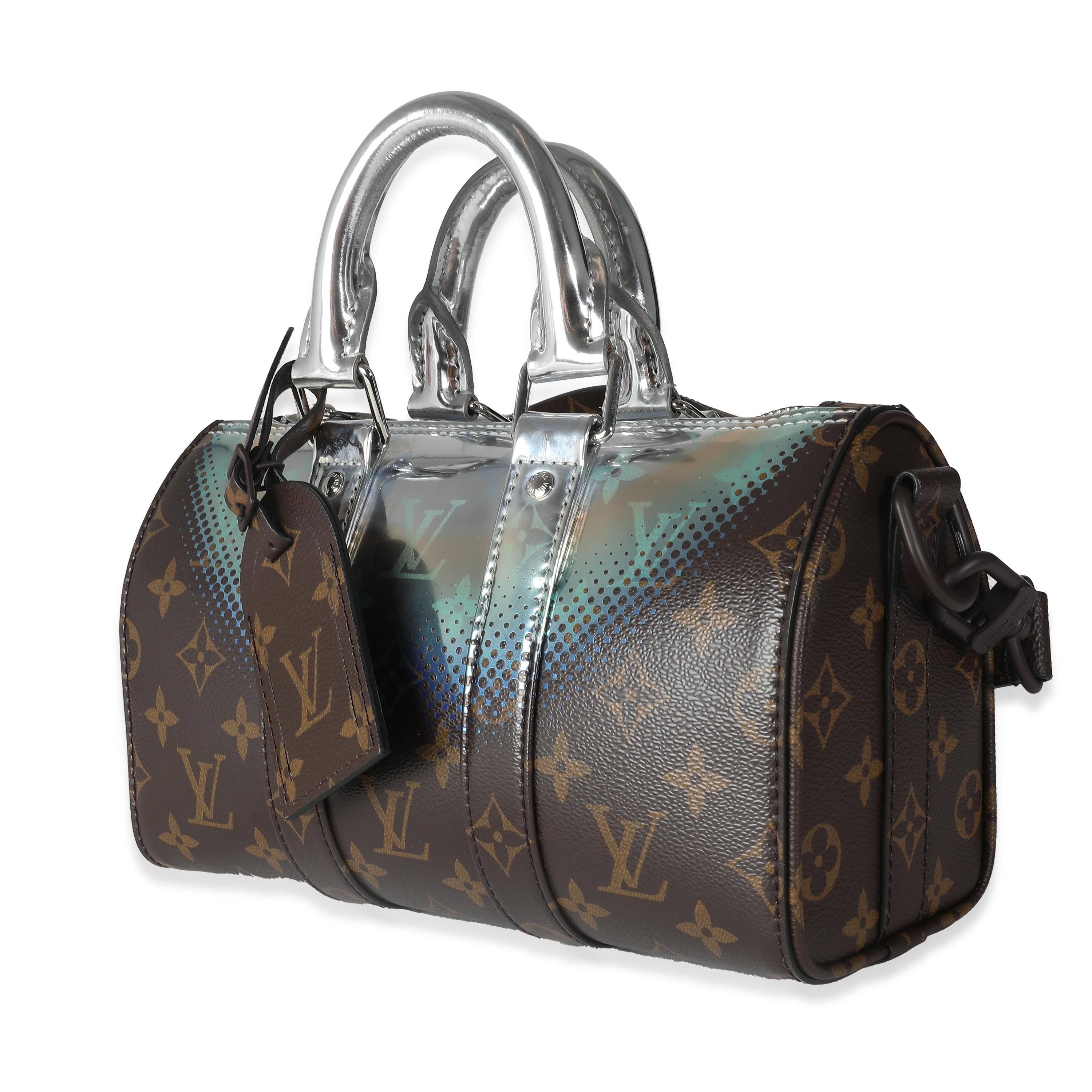 Louis Vuitton Monogramm Canvas Metallic Nebula Keepall Bandouliere 25 (Schwarz) im Angebot