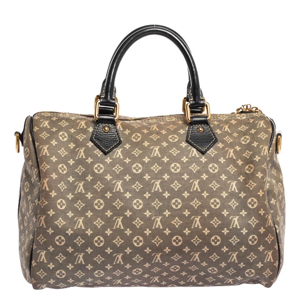 Titled as one of the greatest handbags in the history of luxury fashion, the Speedy from Louis Vuitton was first created for everyday use as a smaller version of their famous Keepall bag. This Speedy comes crafted from monogrammed canvas and leather