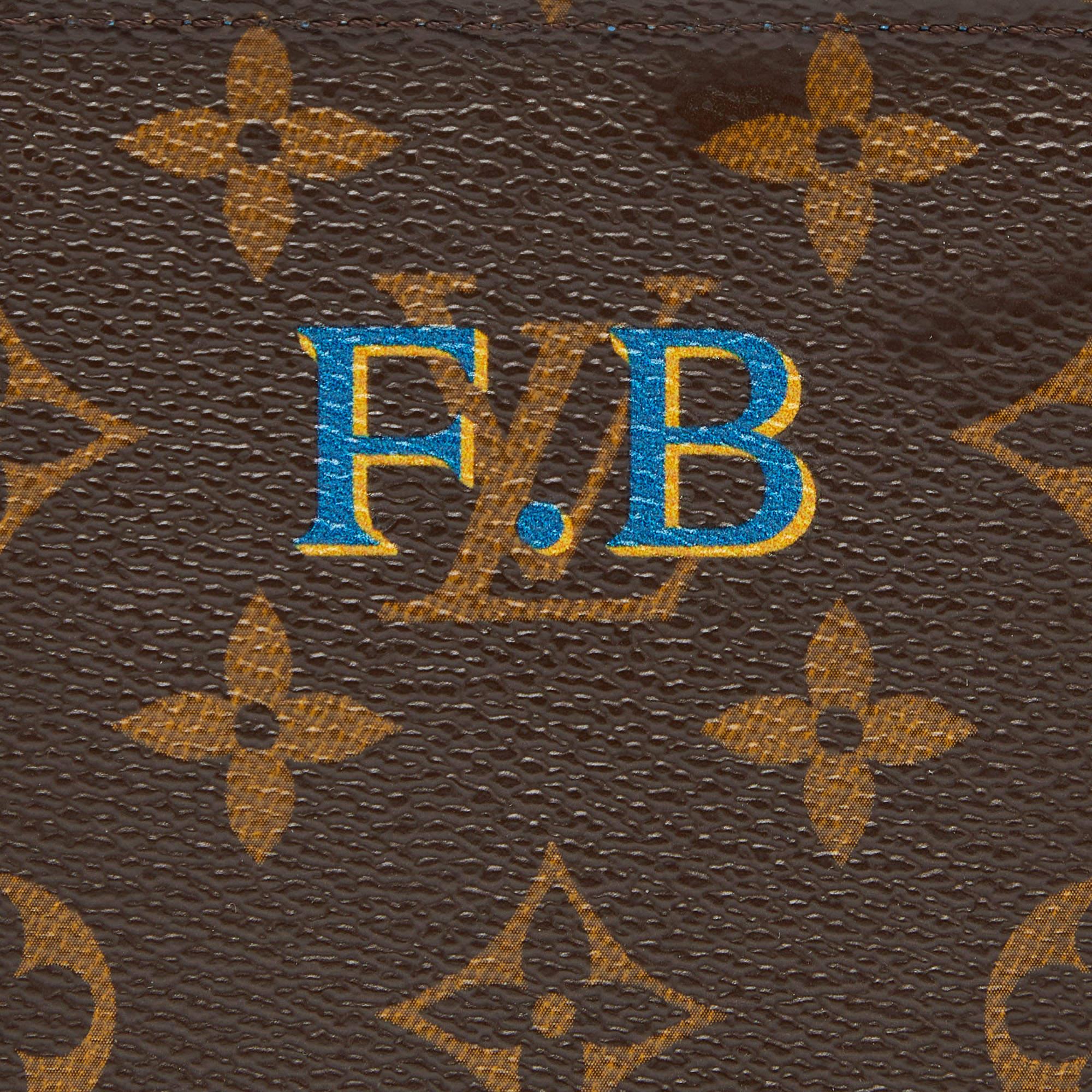 Louis Vuitton Monogram Canvas My LV Heritage Passport Cover In Excellent Condition For Sale In Dubai, Al Qouz 2