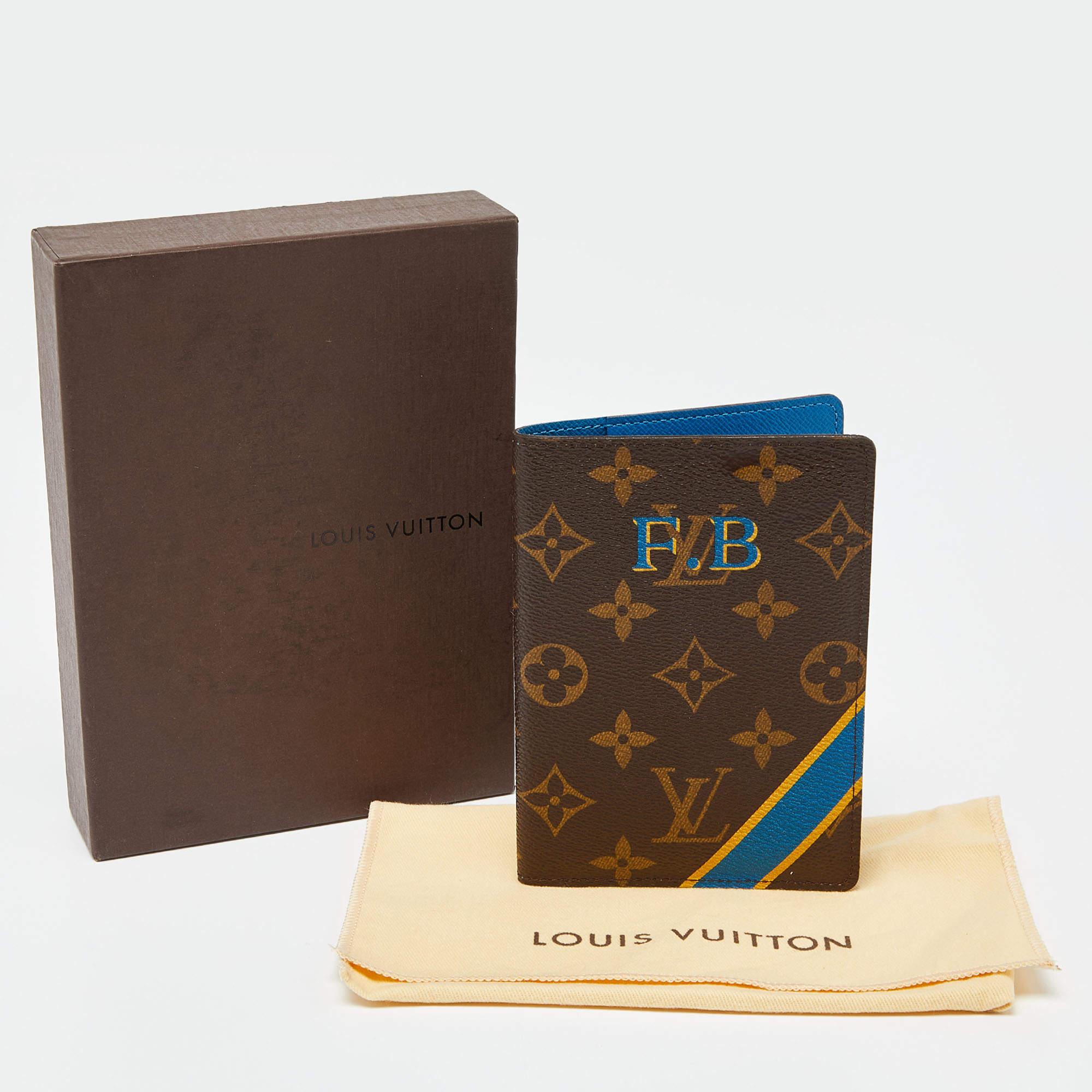 Louis Vuitton Monogram Canvas My LV Heritage Passport Cover For Sale 5