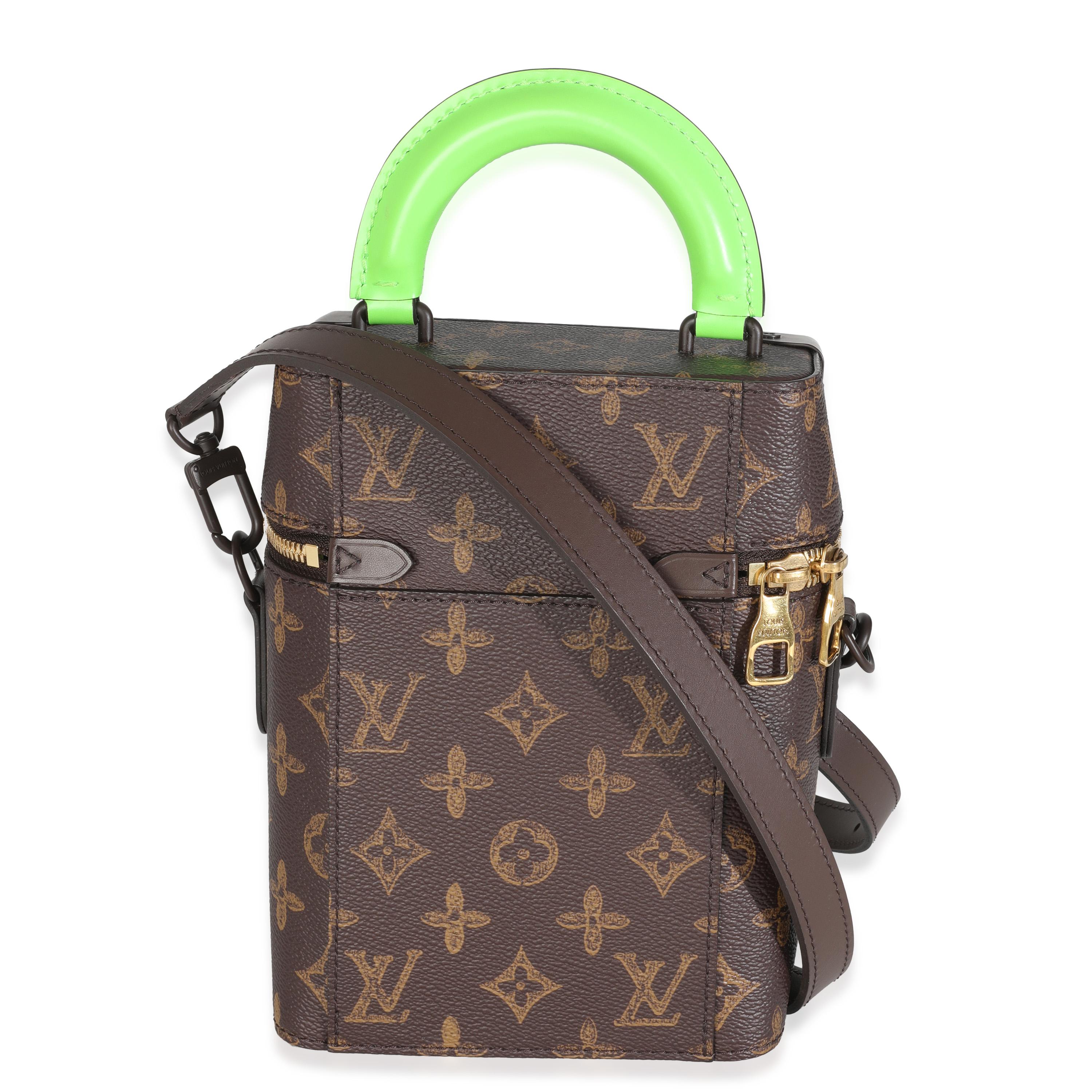 Listing Title: Louis Vuitton Monogram Canvas N°7 Vertical Box Trunk
SKU: 146833
Condition: Pre-owned 
Handbag Condition: Excellent
Condition Comments: Item is in excellent condition and displays light signs of wear.  Faint wear along handle and