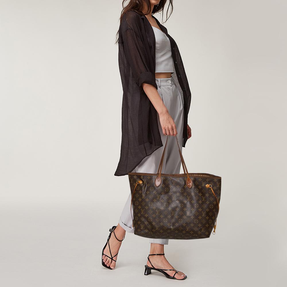 Louis Vuitton’s Neverfull was first introduced in 2007, and even today it is a popular design. Crafted from monogram coated canvas, this Neverfull is gorgeous. The bag has drawstrings on the sides, a spacious canvas interior that can house all your