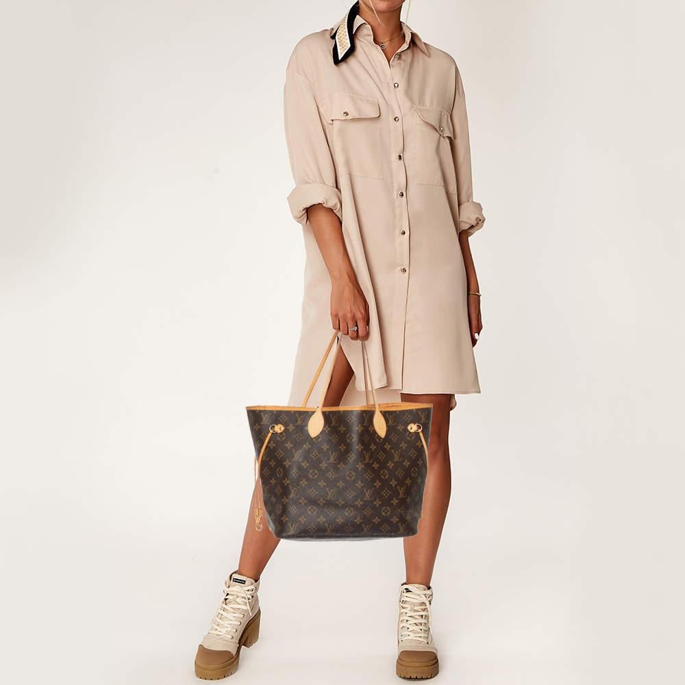 Louis Vuitton’s Neverfull was first introduced in 2007, and even today it is a popular design. Crafted from Monogram coated canvas and leather, this Neverfull is gorgeous. The bag has drawstrings on the sides, a spacious canvas interior that can