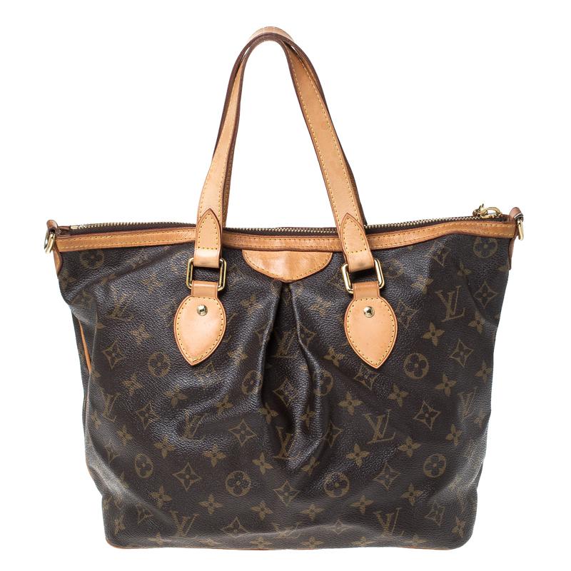 A handbag should not only be good looking but also functional, just like this Palermo PM bag from Louis Vuitton. Crafted from signature Monogram canvas in France, this gorgeous number has a top zipper that opens up to a spacious canvas lined