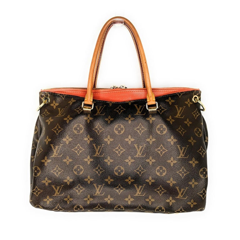 Louis Vuitton Monogram Canvas Pallas MM Bag For Sale at 1stDibs | lv pallas  mm, louis vuitton pallas handbag, dune clutch bags