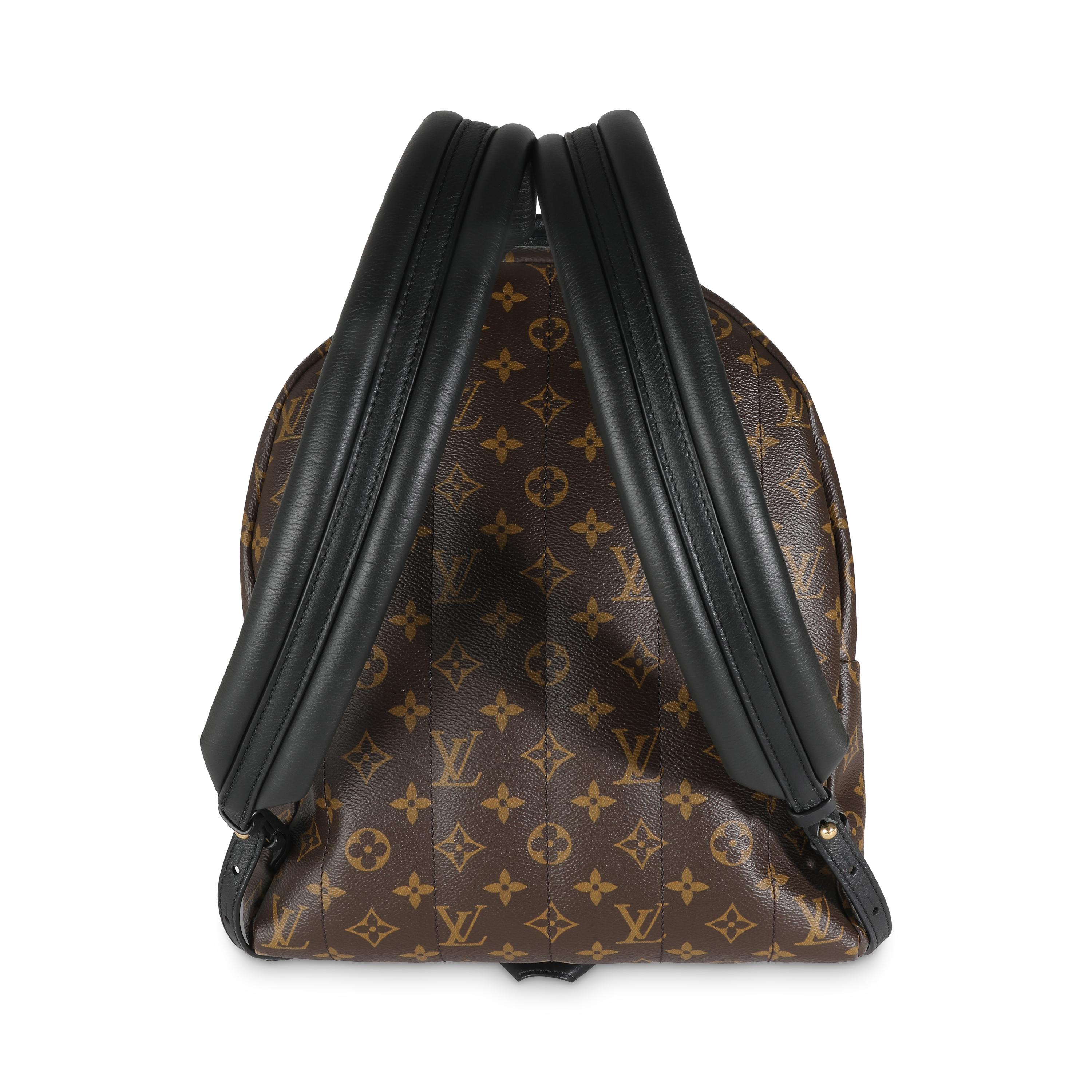 Titolo dell'elenco: Louis Vuitton Monogram Canvas Palm Springs MM
SKU: 141335
MSRP: 2710.00 USD
Condizioni: Usato 
Condizioni della borsa: Perfetta
Commenti sulle condizioni: L'articolo non presenta segni di usura. Vendita finale.
Marchio: Louis
