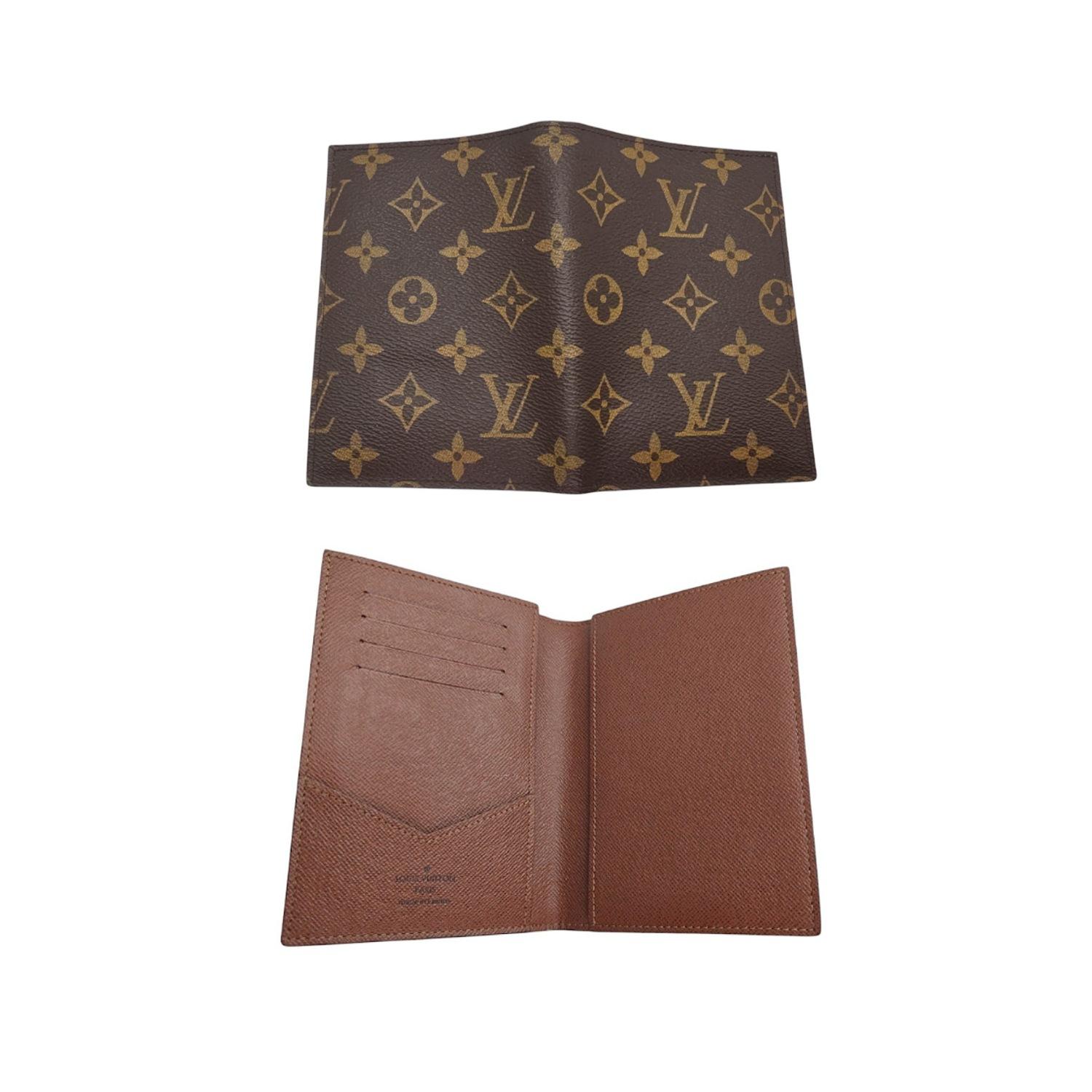 Funda de pasaporte de lona con monograma Louis Vuitton en venta 2