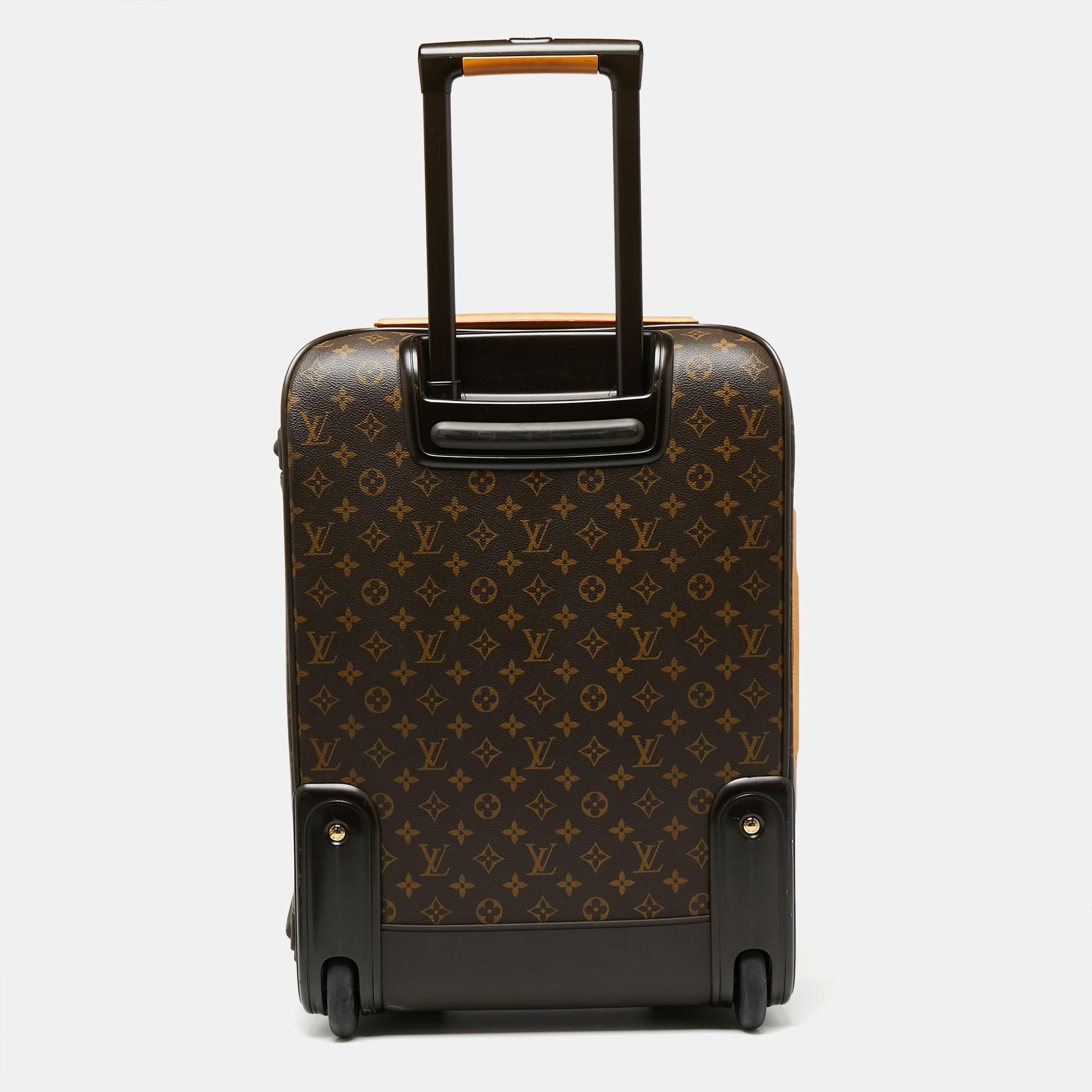 Say hello to your new traveling partner from Louis Vuitton. This Pegase Legere 55 luggage bag is a practical investment you must make. Crafted meticulously using Monogram canvas, this bag features gold-tone fittings, a capacious nylon-lined