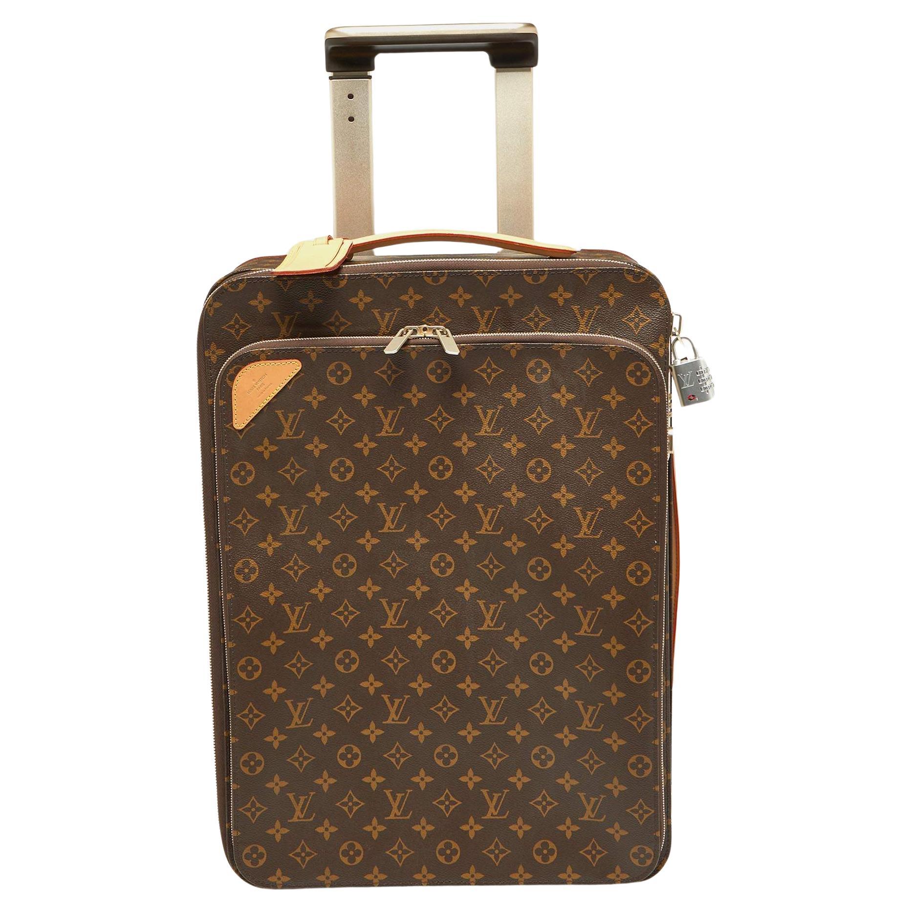 Collectible Louis Vuitton Cabin Vanity Case in monogram Canvas at 1stDibs