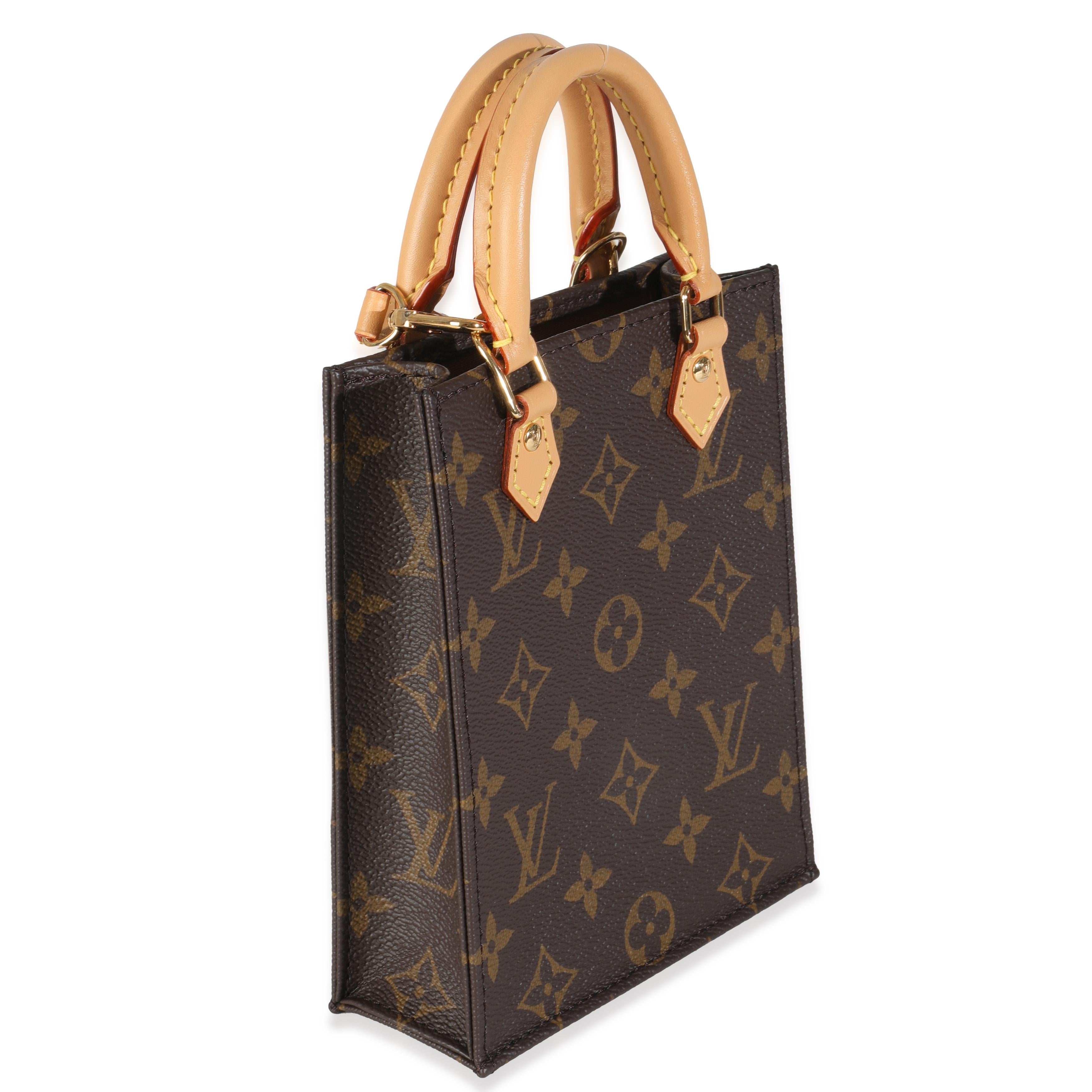 Titel der Auflistung: Louis Vuitton Monogram Segeltuch Petit Sac Plat
SKU: 145144
MSRP: 1870.00 USD
Zustand: Gebraucht 
Handtasche Zustand: Ausgezeichnet
Bemerkungen zum Zustand: Der Artikel ist in ausgezeichnetem Zustand und weist leichte