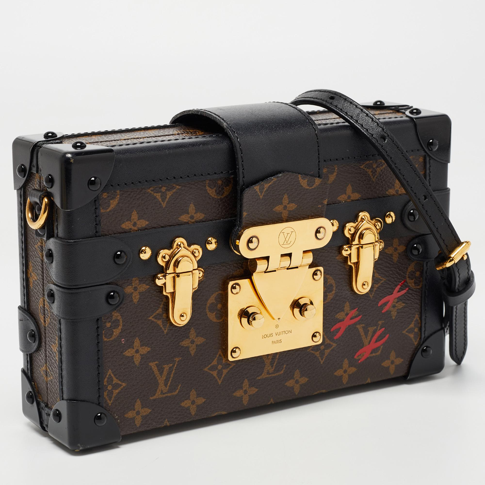 Louis Vuitton Monogram Canvas Petite Malle Bag In Good Condition In Dubai, Al Qouz 2