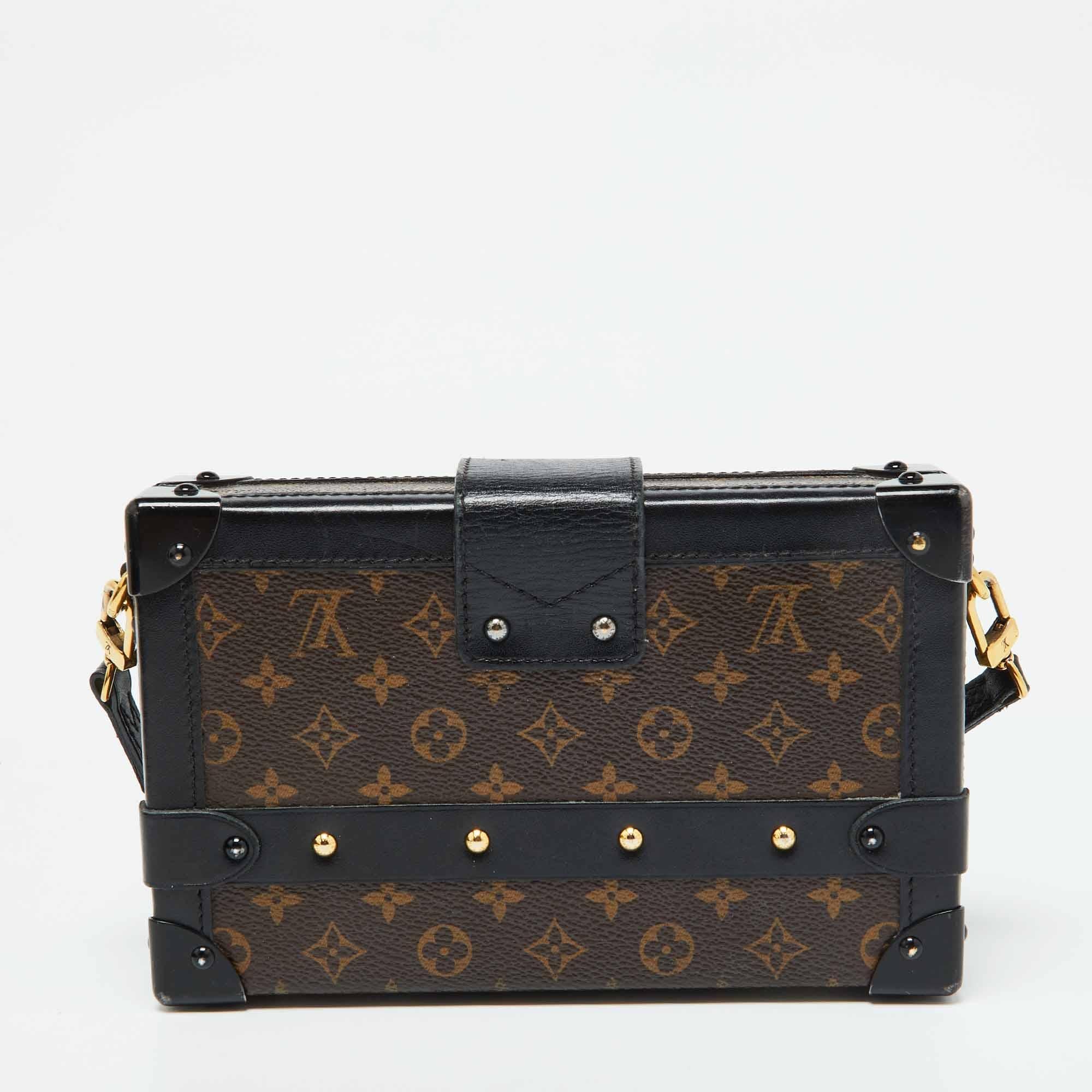Louis Vuitton - Sac à main en toile Monogram Petite Malle Bon état à Dubai, Al Qouz 2