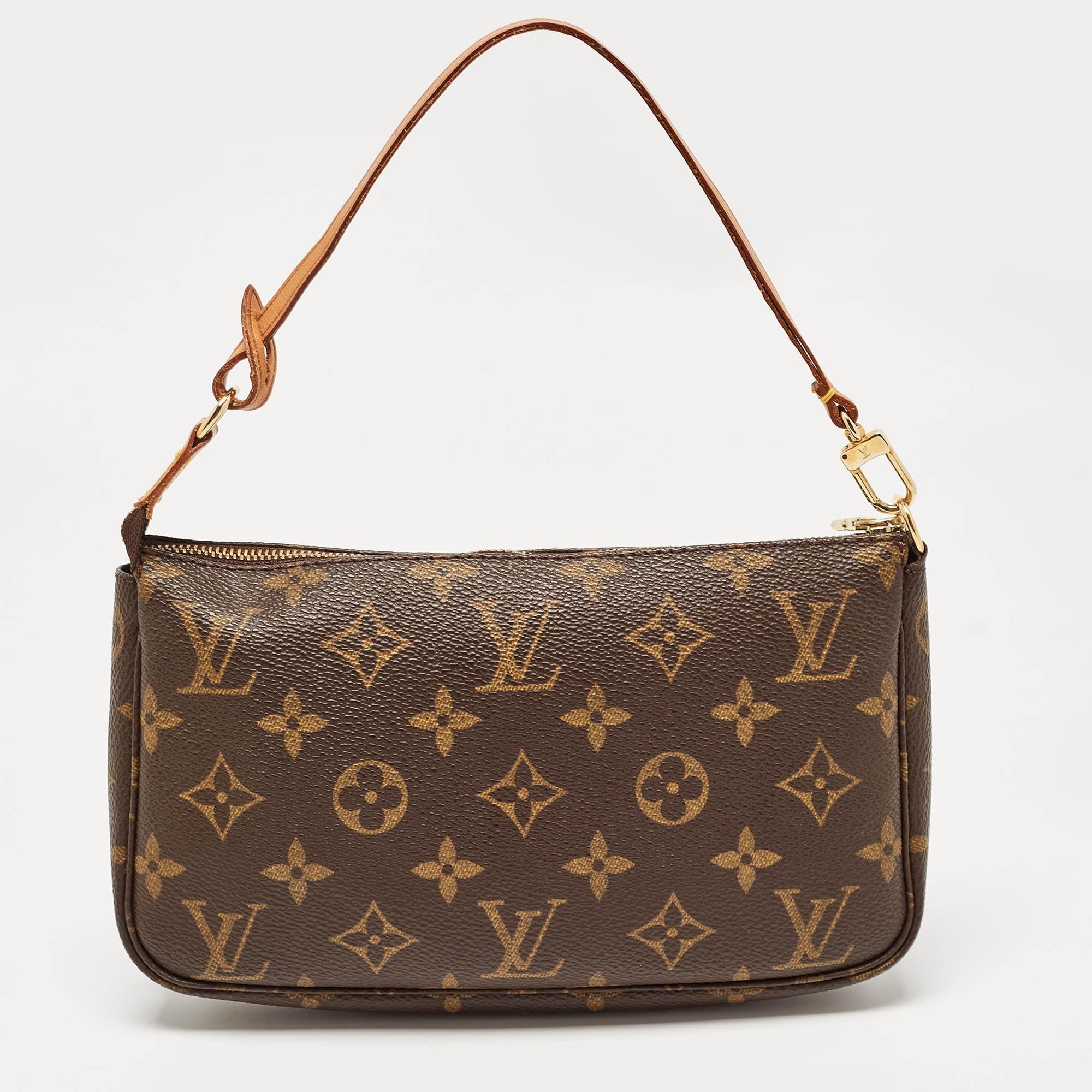 Die Kreationen von Louis Vuitton sind wegen ihres hohen Stils und ihrer Funktionalität beliebt. Diese Tasche ist, wie alle anderen Handtaschen auch, robust und stilvoll. Die Tasche ist fein verarbeitet und bietet ein luxuriöses Erlebnis. Der