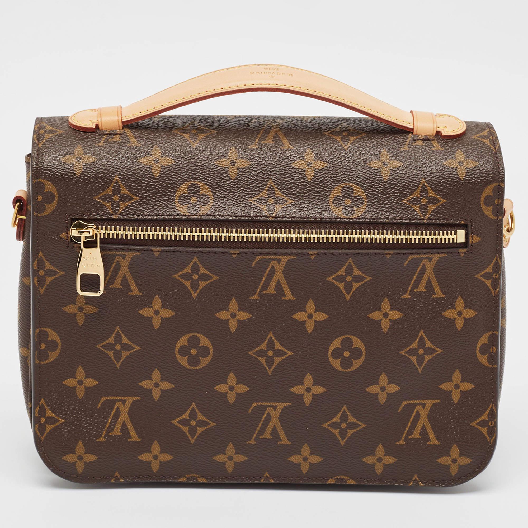 Louis Vuitton Monogram Canvas Pochette Metis Bag In Good Condition In Dubai, Al Qouz 2