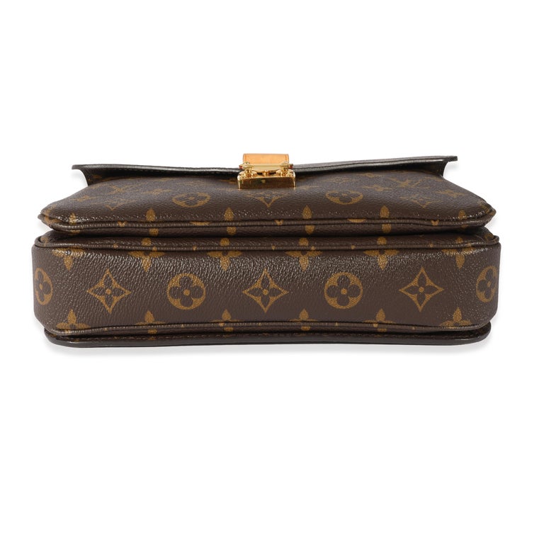 Louis Vuitton Pochette Metis Patches Limited Edition at 1stDibs