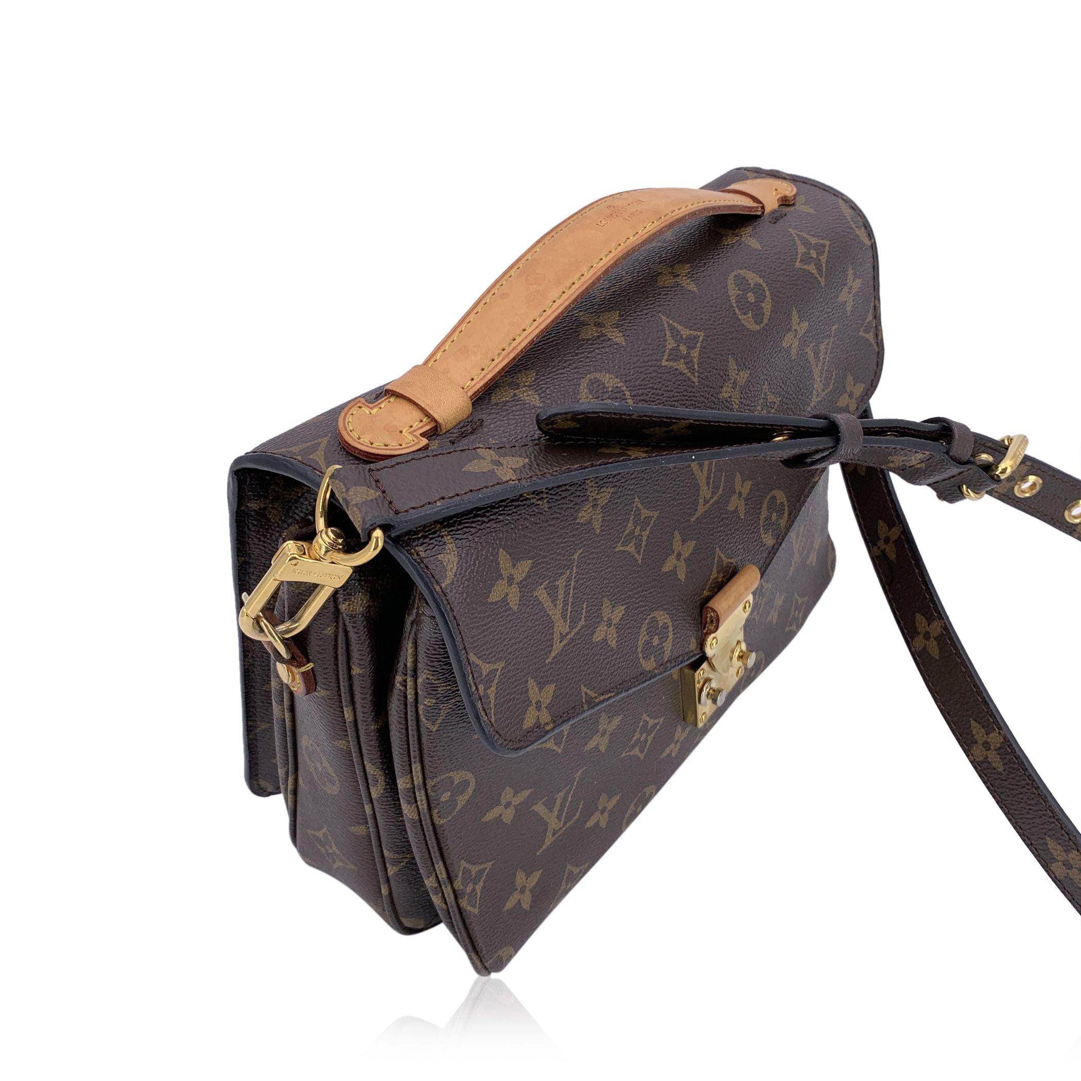 Women's Louis Vuitton Monogram Canvas Pochette Metis Handbag Shoulder Bag For Sale