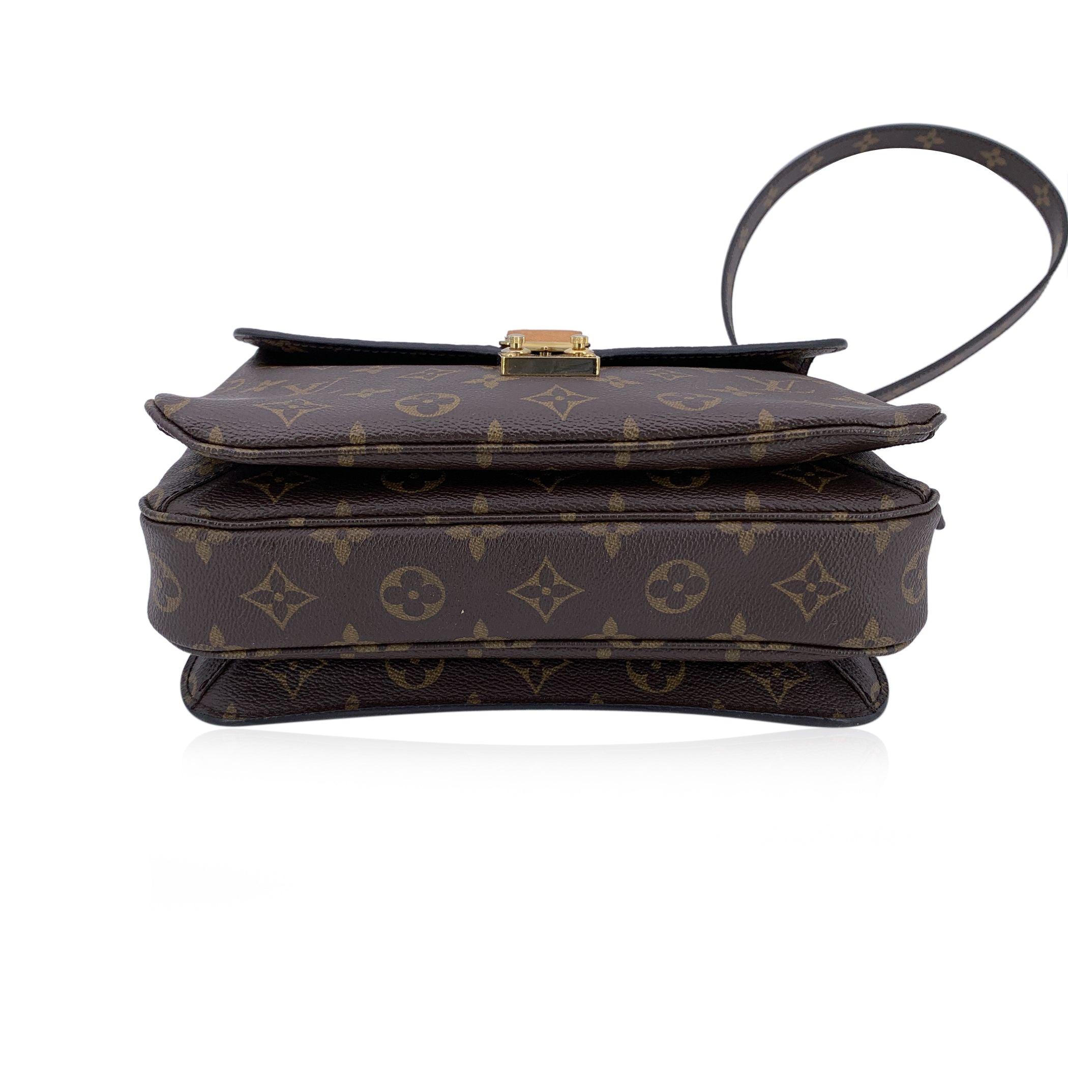 Louis Vuitton Monogram Canvas Pochette Metis Handbag Shoulder Bag For Sale 2