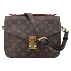 Louis Vuitton Monogram Canvas Pochette Metis Handbag Shoulder Bag Louis Vuitton Monogram Canvas Pochette Metis Handbag Shoulder Bag