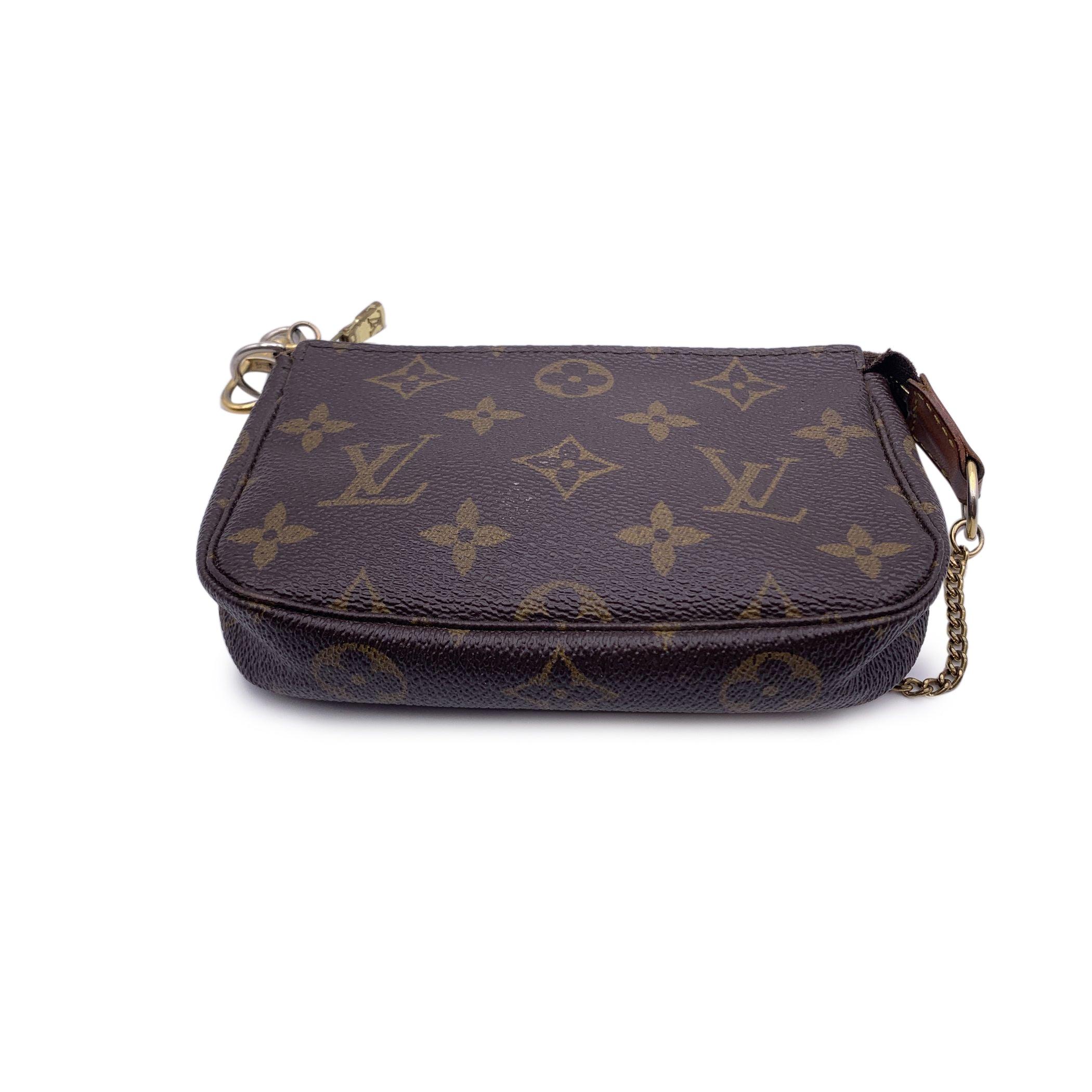 Louis Vuitton Monogram Canvas Pouch Bag Mini Pochette Accessoires In Good Condition For Sale In Rome, Rome