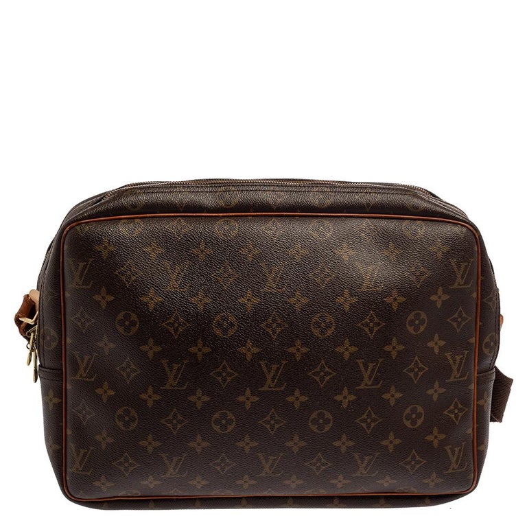 Louis Vuitton LOUIS VUITTON Monogram Reporter GM Shoulder Bag V148