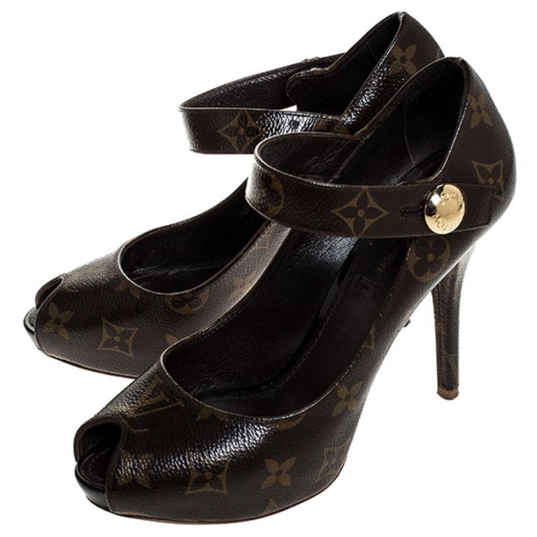 Louis Vuitton Beige Rose and Black Maureen Pumps Size 38 – JDEX Styles