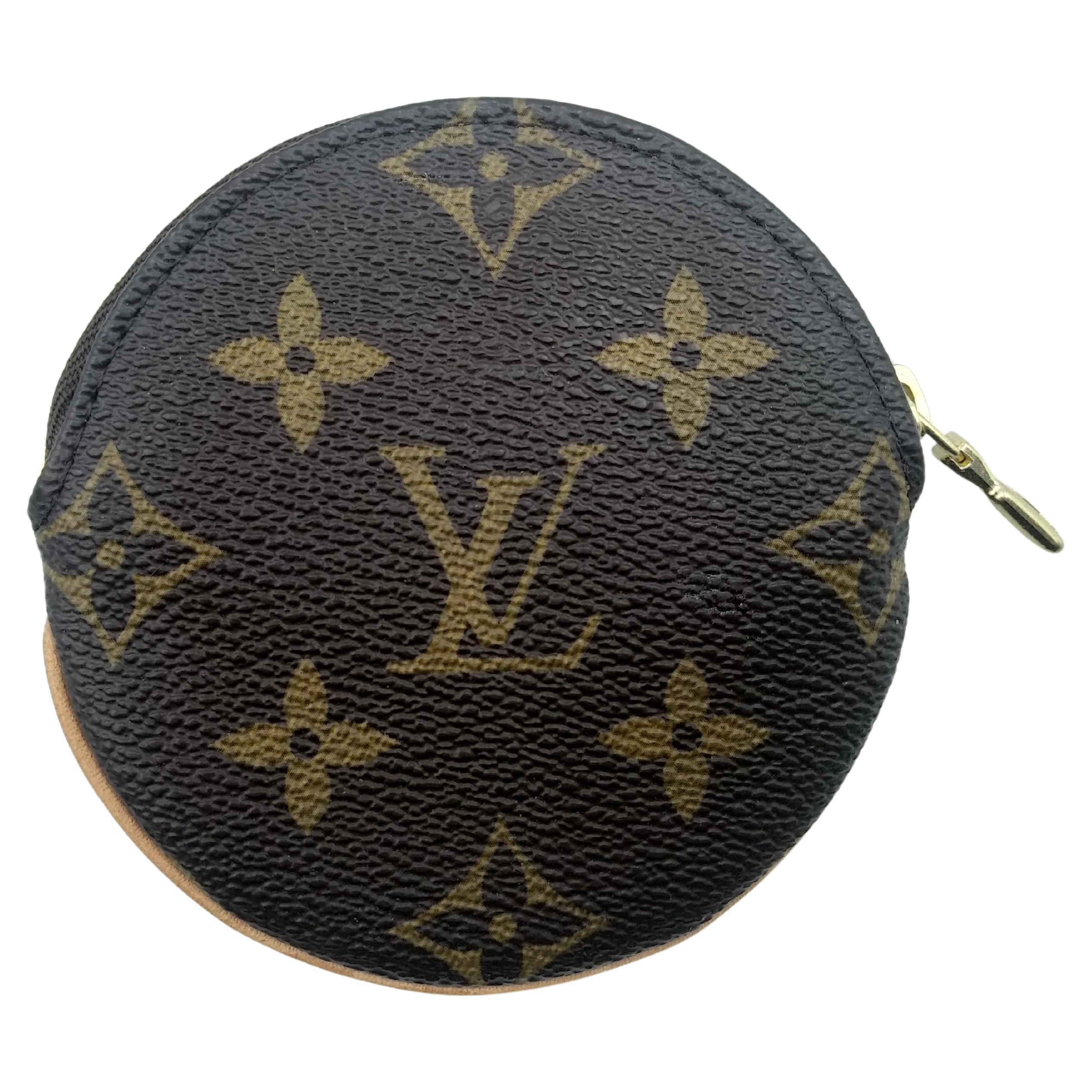 Louis Vuitton Coin Purse - 141 For Sale on 1stDibs  louis vuitton round  coin purse, coin purse louis vuitton, lv zip coin purse