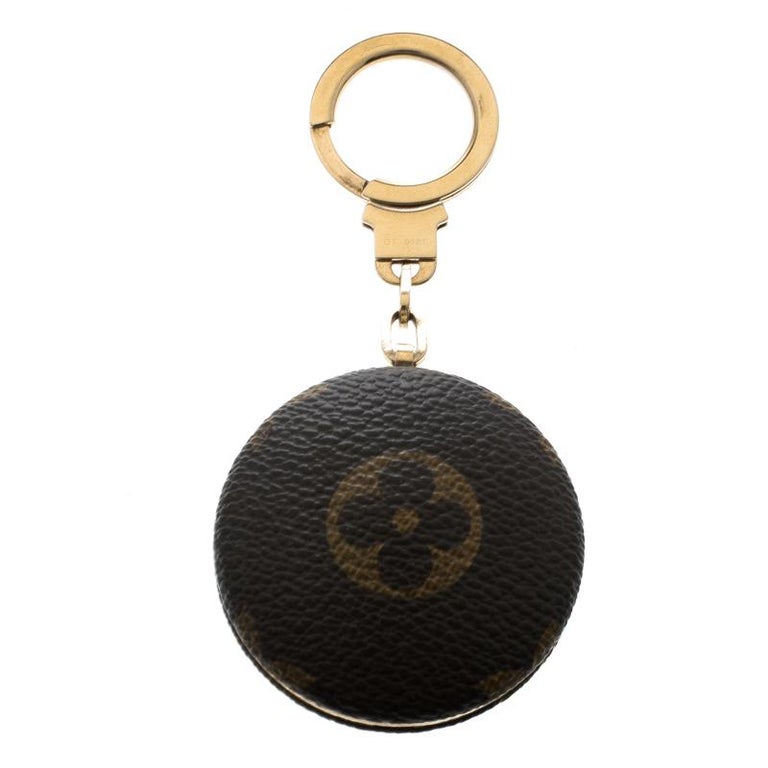 Louis Vuitton Monogram Canvas Round Key Chain For Sale at 1stdibs