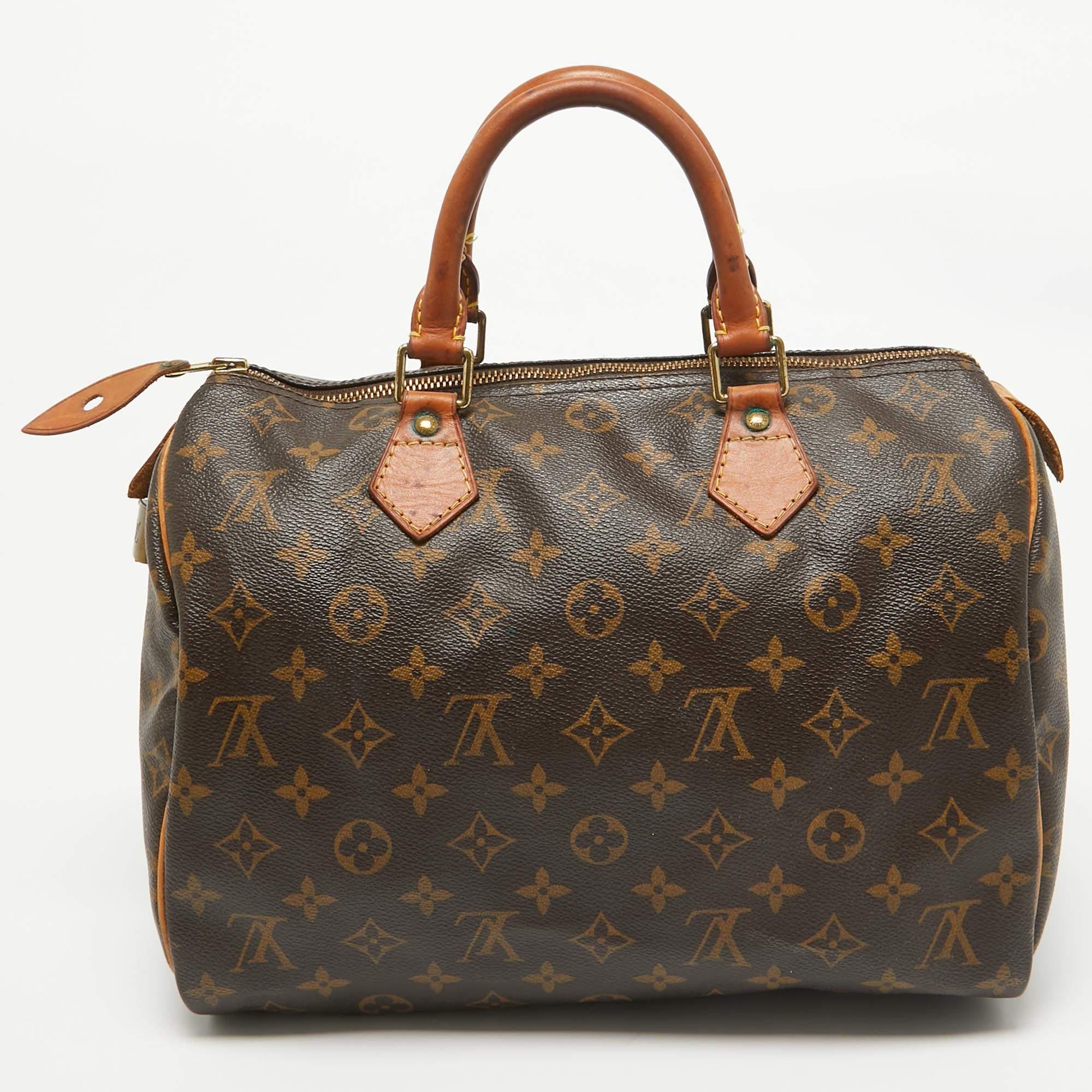 Louis Vuitton Monogram Canvas Speedy 30 Bag In Fair Condition In Dubai, Al Qouz 2