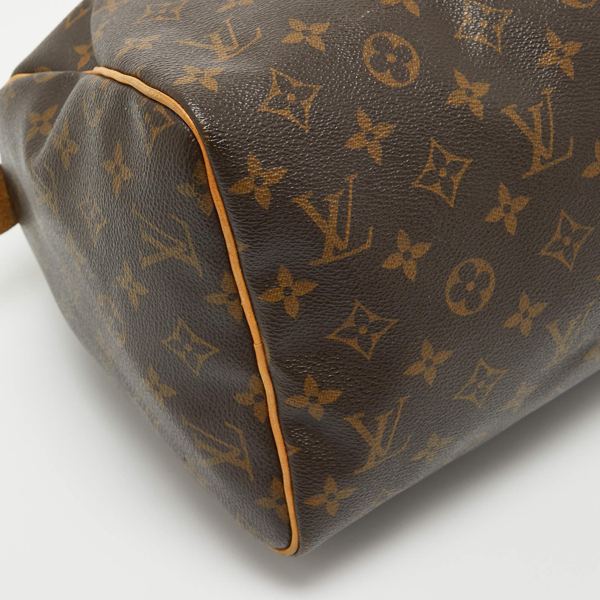 Louis Vuitton Monogram Canvas Speedy 30 Bag In Fair Condition In Dubai, Al Qouz 2