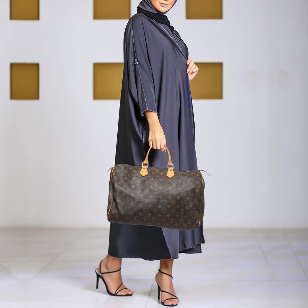 Louis Vuitton Monogram Canvas Speedy 40 Bag In Good Condition In Dubai, Al Qouz 2