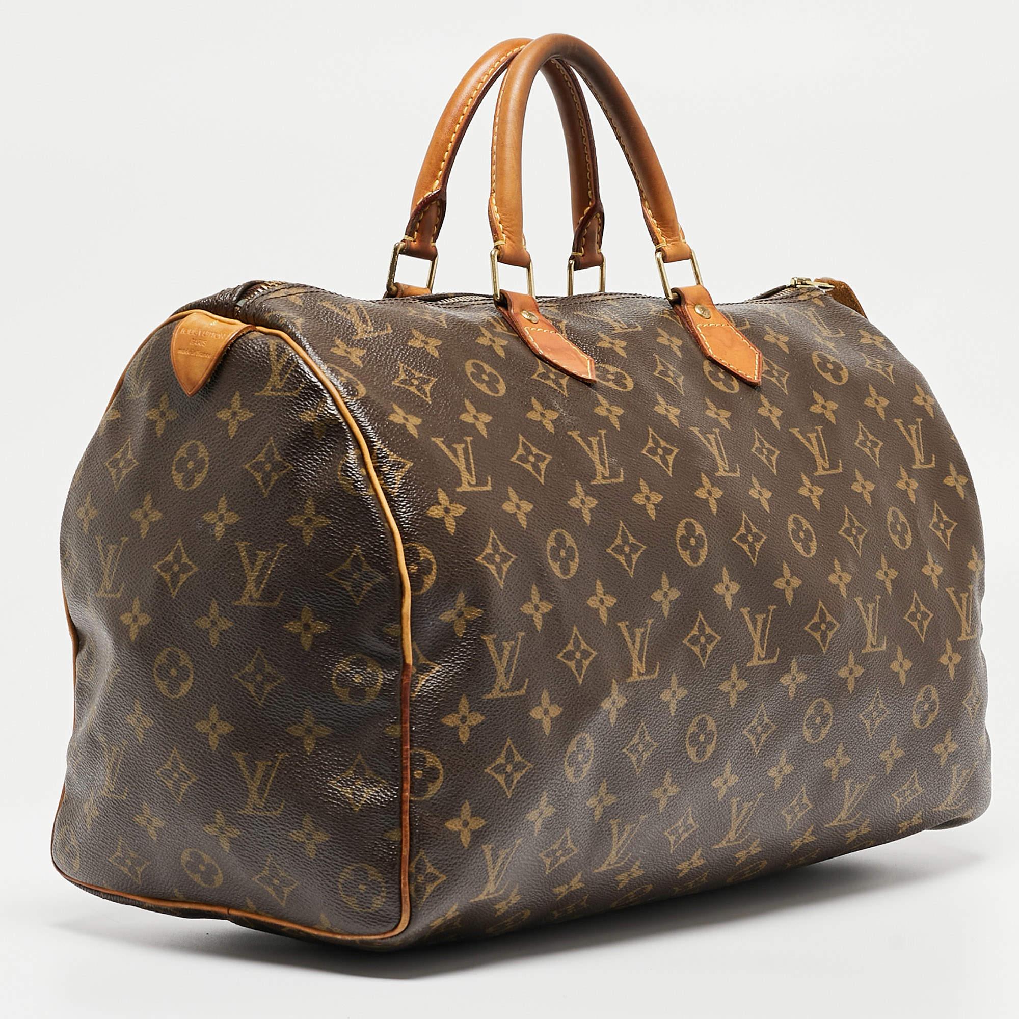 Louis Vuitton Monogram Canvas Speedy 40 Bag In Fair Condition In Dubai, Al Qouz 2