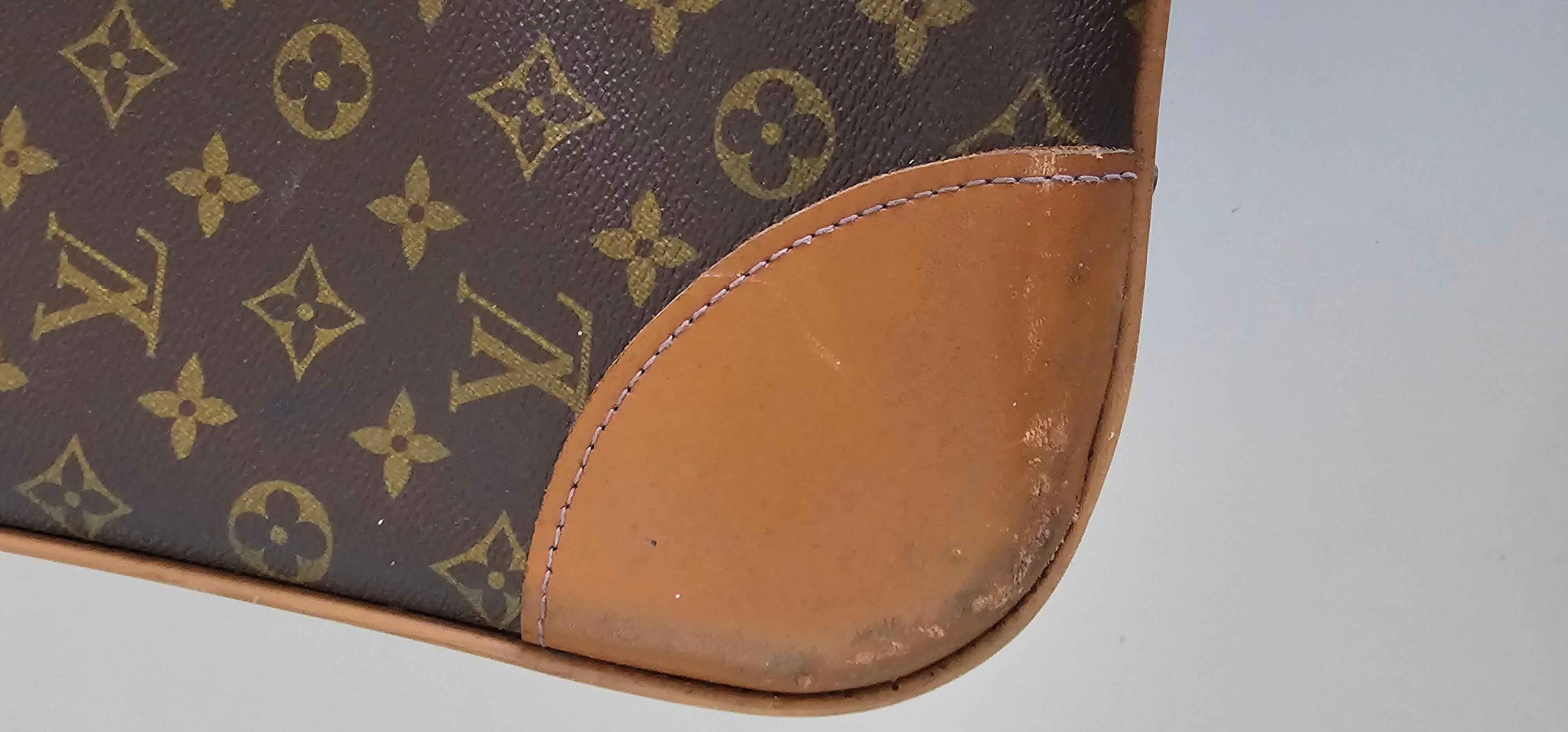 Valigia in tela Monogram Louis Vuitton anni '70 in vendita 7