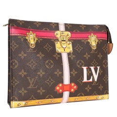 LOUIS VUITTON Maletas de verano de lona Monogram con efecto trampantojo Poche Toilette 26 Cosm