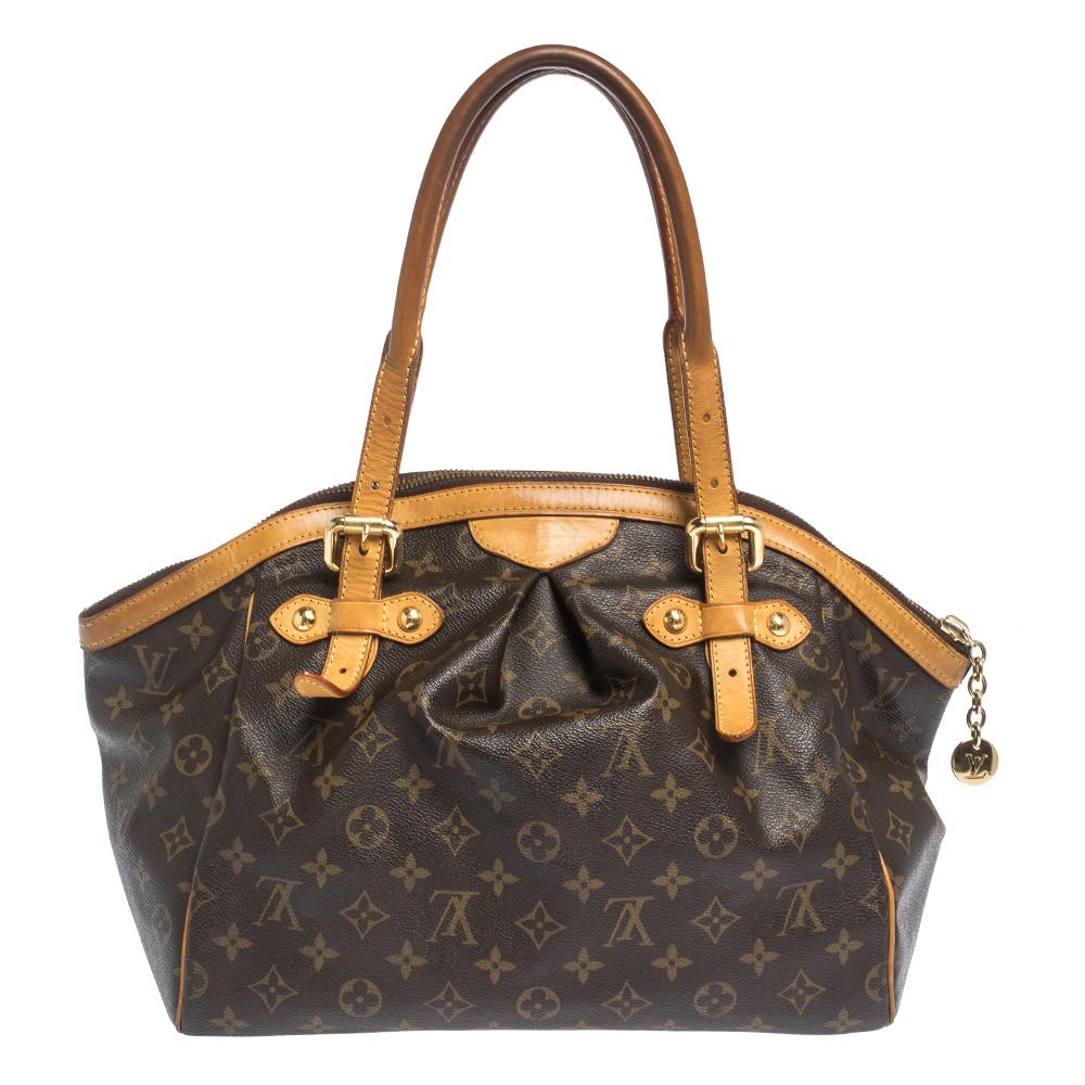 Everybody wants a handbag as good as this one. From the house of Louis Vuitton comes this gorgeous Tivoli bag that is both stylish and handy. Crafted from their signature monogram coated canvas, the bag has leather trims, two sturdy handles and