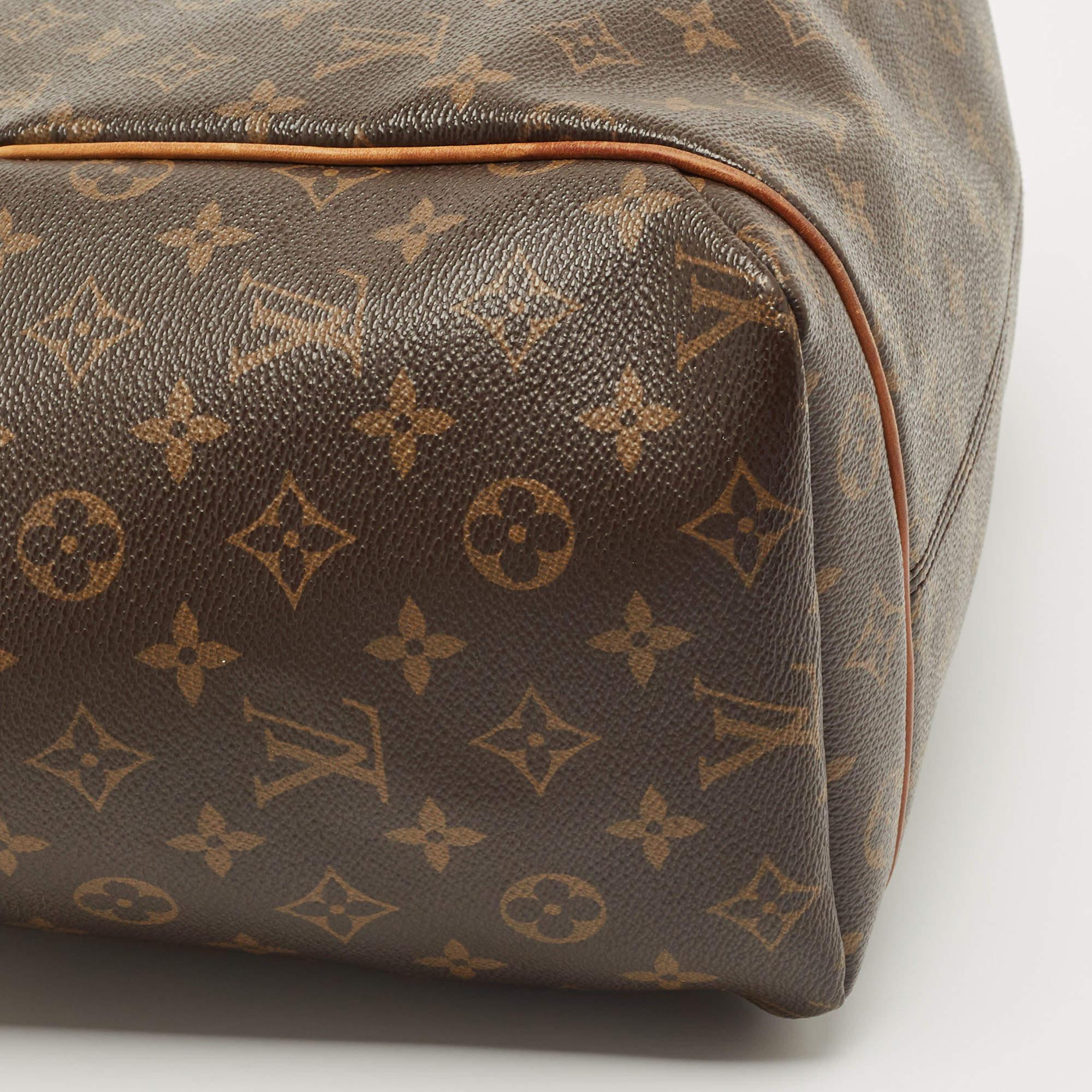 Louis Vuitton Monogram Canvas Totally MM Bag In Fair Condition In Dubai, Al Qouz 2