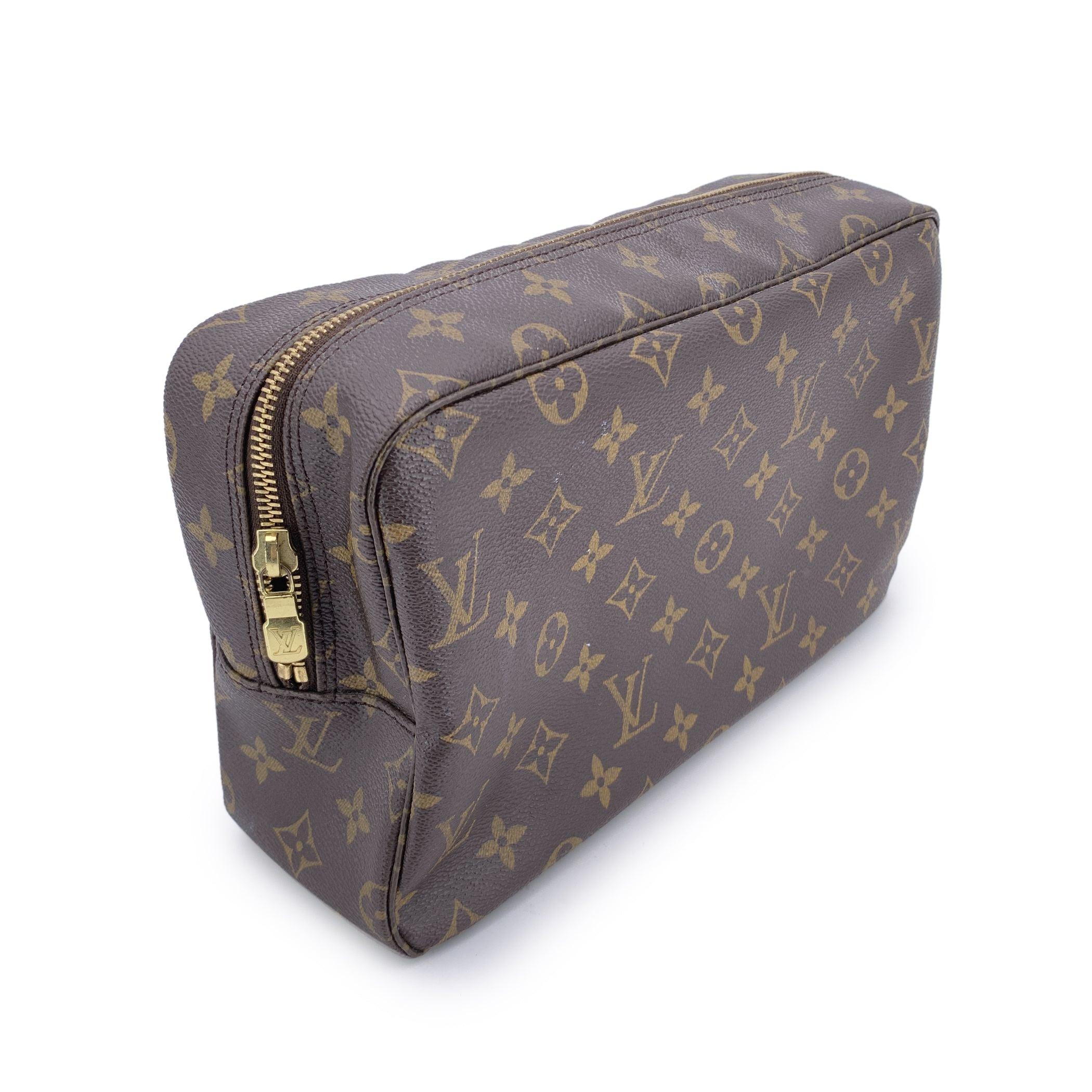 Louis Vuitton Monogram Canvas Trousse Toilette 28 Cosmetic Bag In condizioni ottime in vendita a Rome, Rome