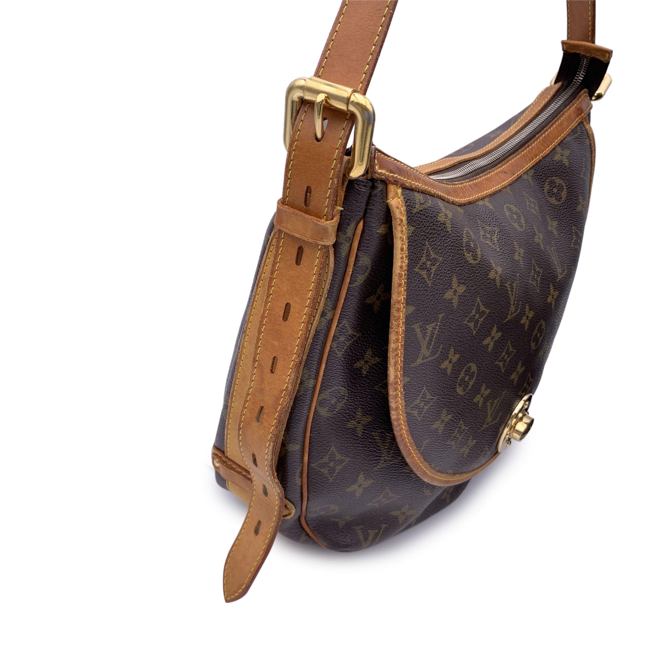 Louis Vuitton Monogram Canvas Tulum GM Shoulder Bag Tote In Good Condition In Rome, Rome