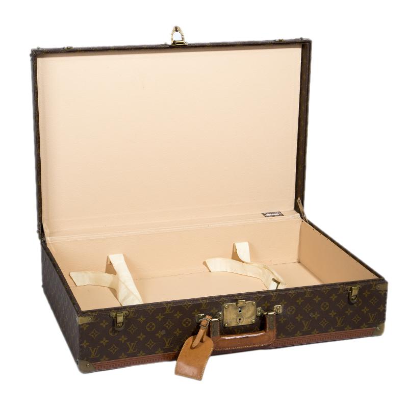 Why take an ordinary suitcase when you can travel in style with this Vintage Suitcase from Louis Vuitton which has earned its spot as a historical, recognizable and iconic travel bag. With a sturdy exterior, made from monogram coated canvas, the