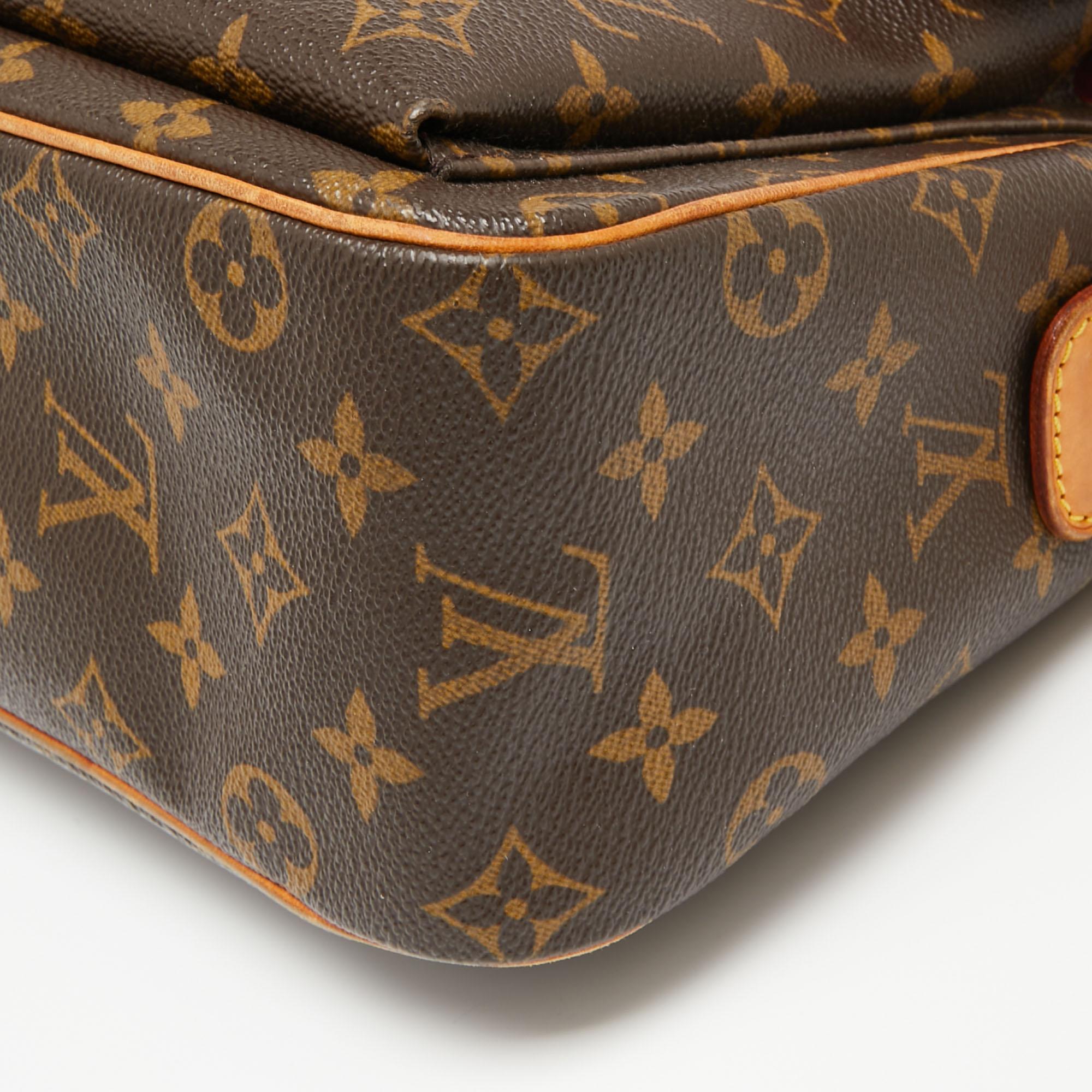 Louis Vuitton Monogram Canvas Viva Cite GM Bag In Good Condition In Dubai, Al Qouz 2