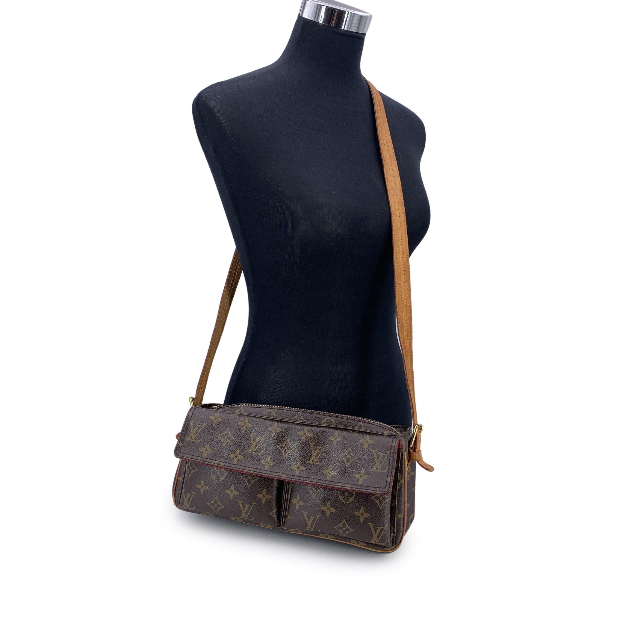 Ce magnifique sac sera accompagné d'un certificat d'authenticité fourni par Entrupy. Le certificat sera fourni sans frais supplémentaires. Elegant Louis Vuitton Viva-Cité MM - Design intemporel et sens pratique Raffiné et indéniablement Louis