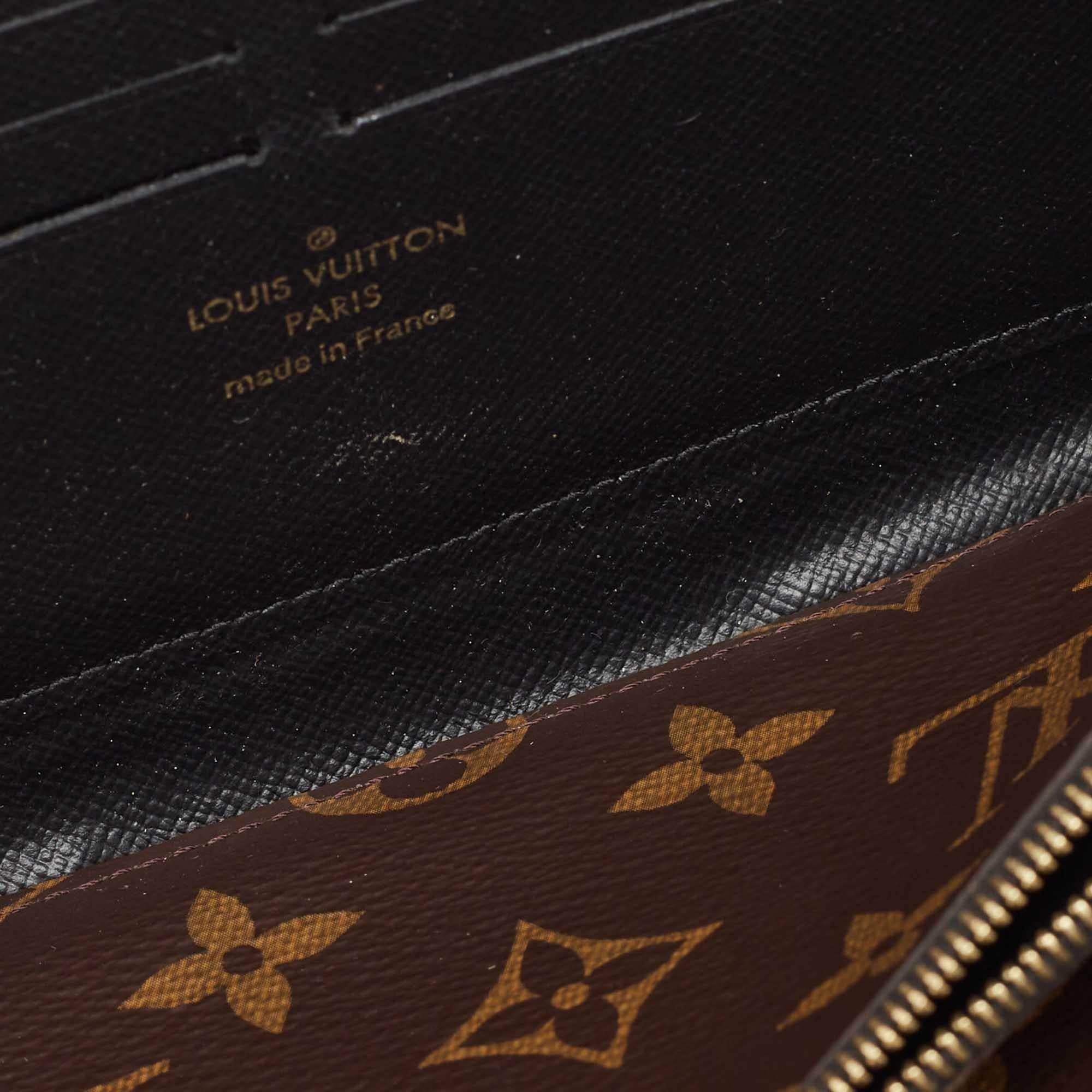 Louis Vuitton Monogram Canvas Zippy Retiro Zip Around Wallet Pour femmes en vente