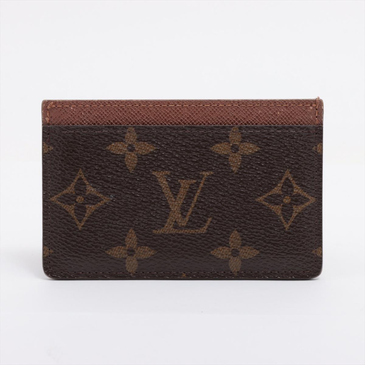 will ship about 4/1


The Louis Vuitton Monogram Card Case in Brown is a sleek and practical accessory crafted from iconic Monogram canvas for a timeless and sophisticated look. Designed for everyday convenience, the compact card case features