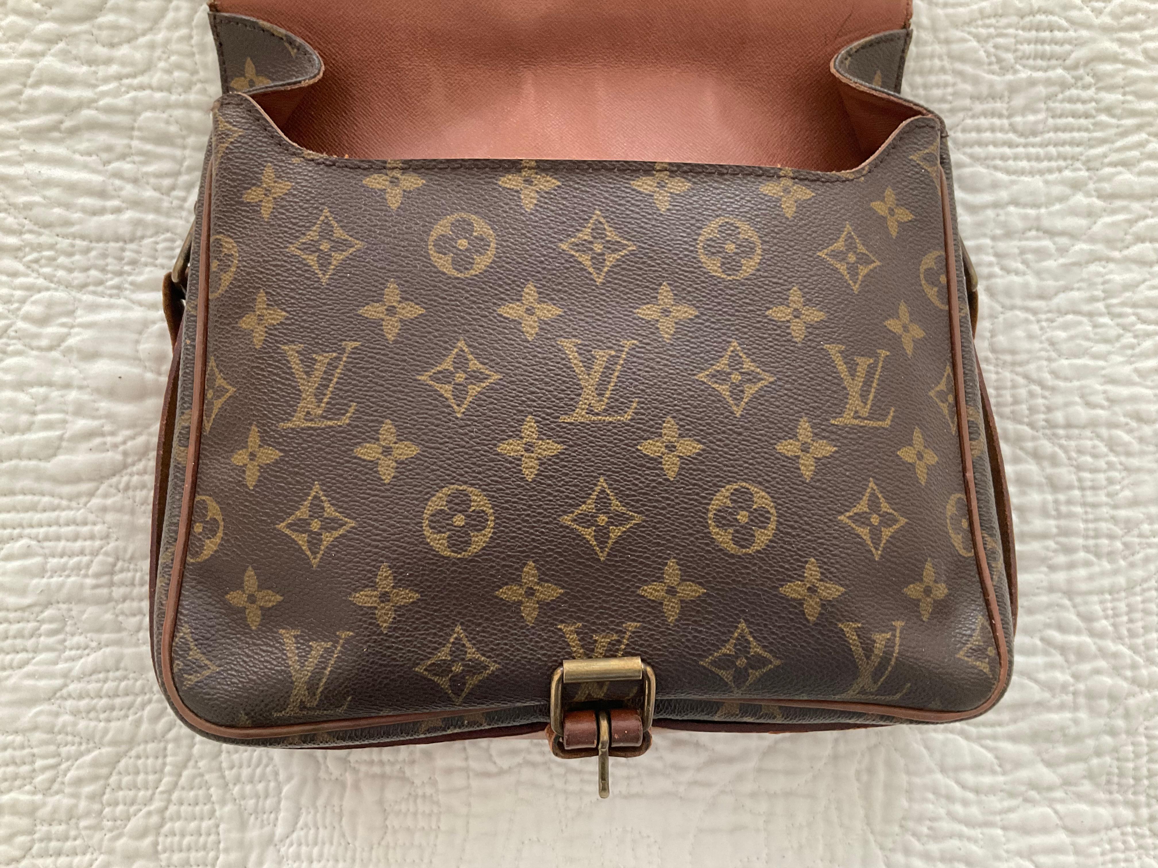 Louis Vuitton Monogram Cartouchière GM Crossbody Bag SL0941 en vente 6
