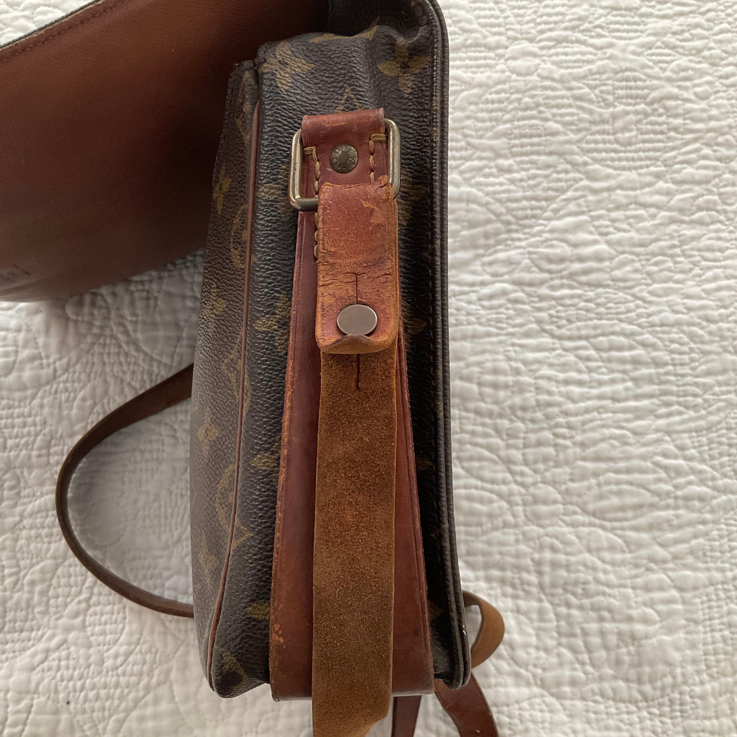 Louis Vuitton Monogram Cartouchière GM Crossbody Bag SL0941 en vente 10