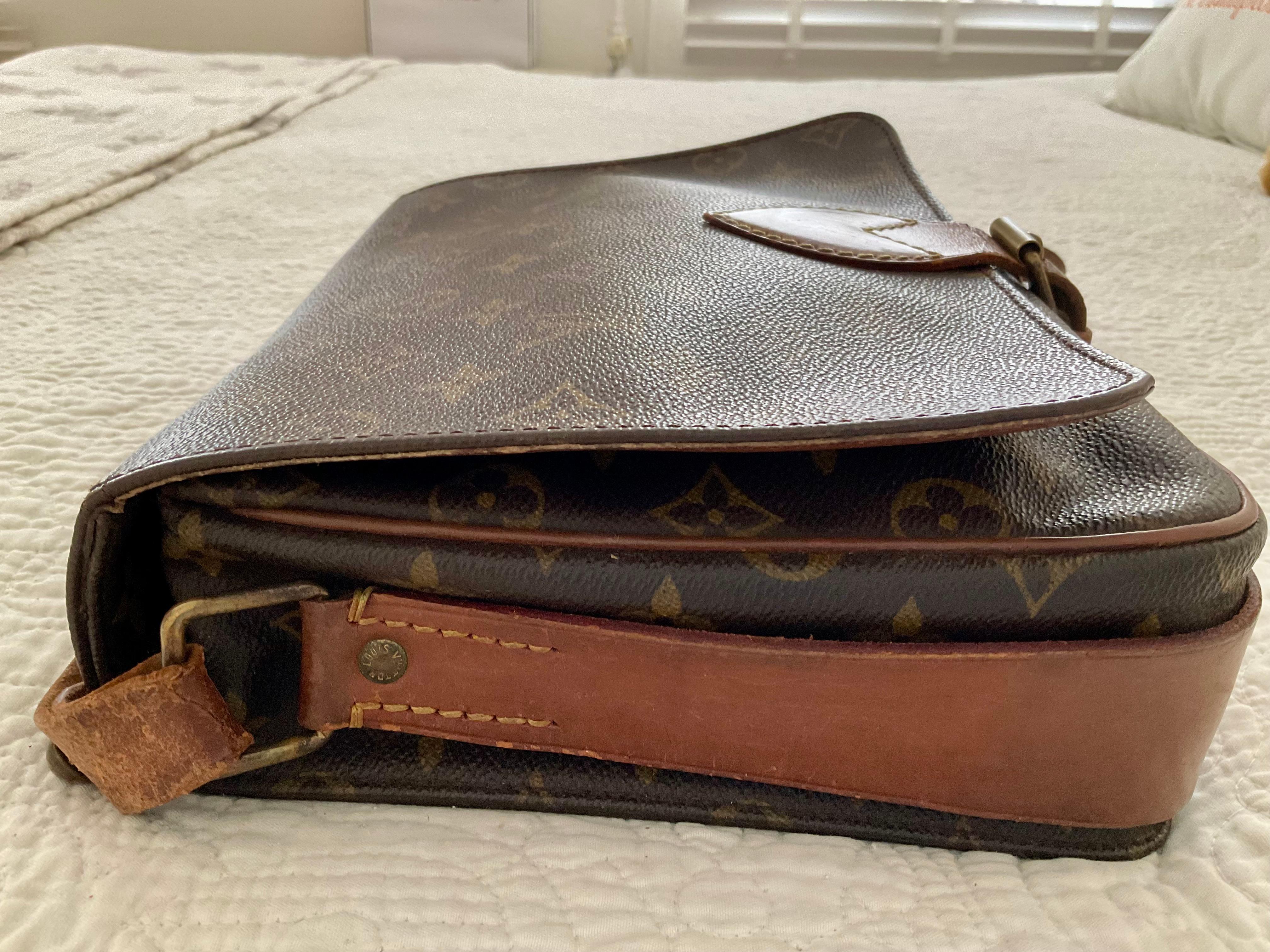 Louis Vuitton Monogram Cartouchière GM Crossbody Bag SL0941 en vente 1