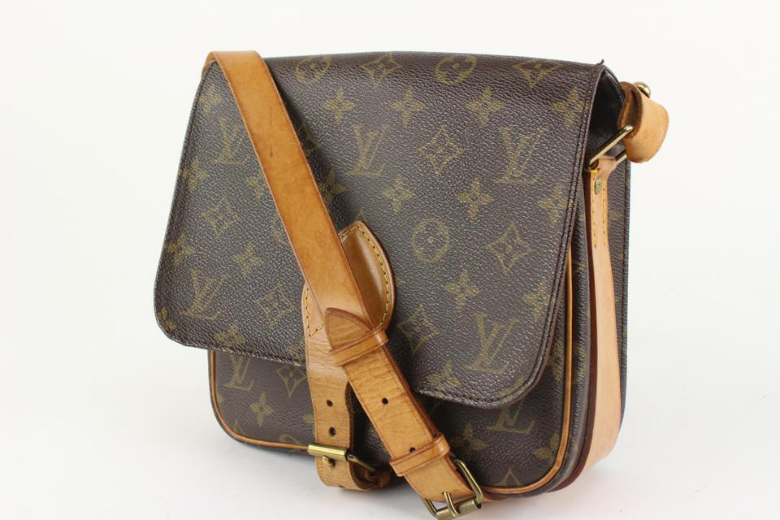 Louis Vuitton Monogram Cartouchiere MM Crossbody Bag 1220lv39
Date Code/Serial Number: SD0964
Made In: U.S.A
Measurements: Length:  8