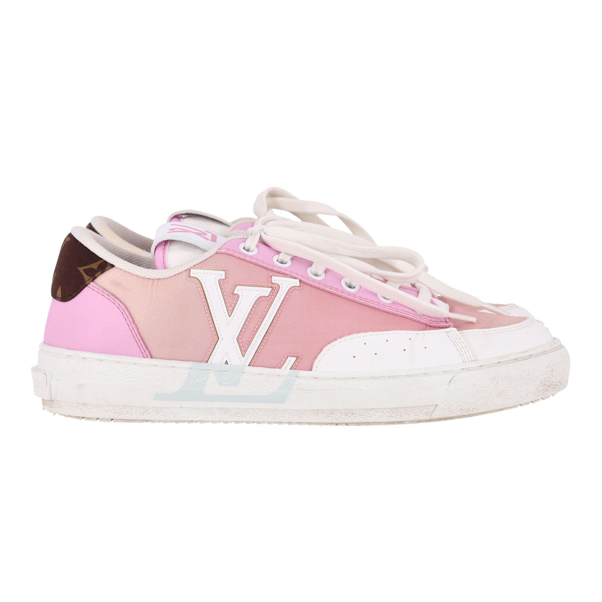 Louis Vuitton Charlie Turnschuhe mit Monogramm (Beige) im Angebot