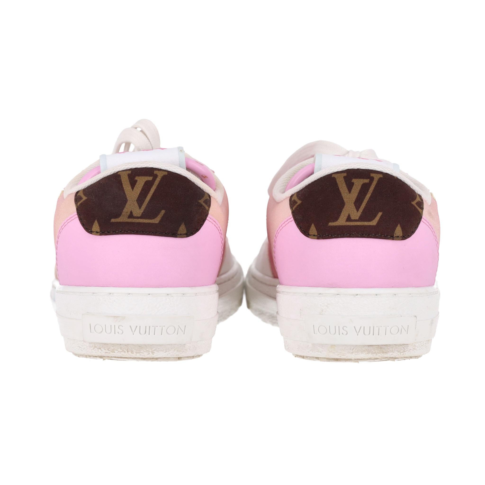 Louis Vuitton Charlie Turnschuhe mit Monogramm im Zustand „Gut“ im Angebot in London, GB